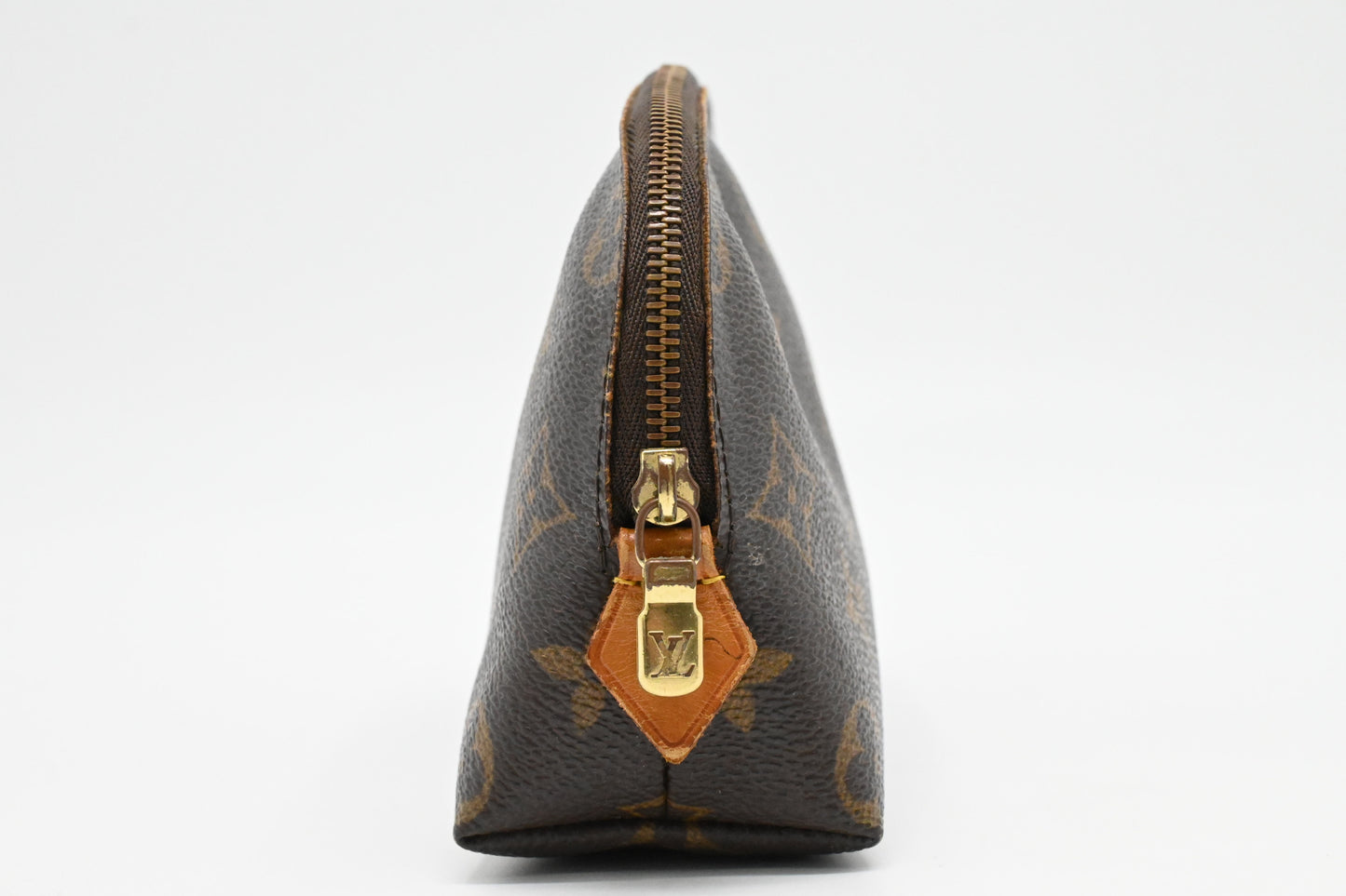 Louis Vuitton Pochette Cosmetique in Monogram Canvas