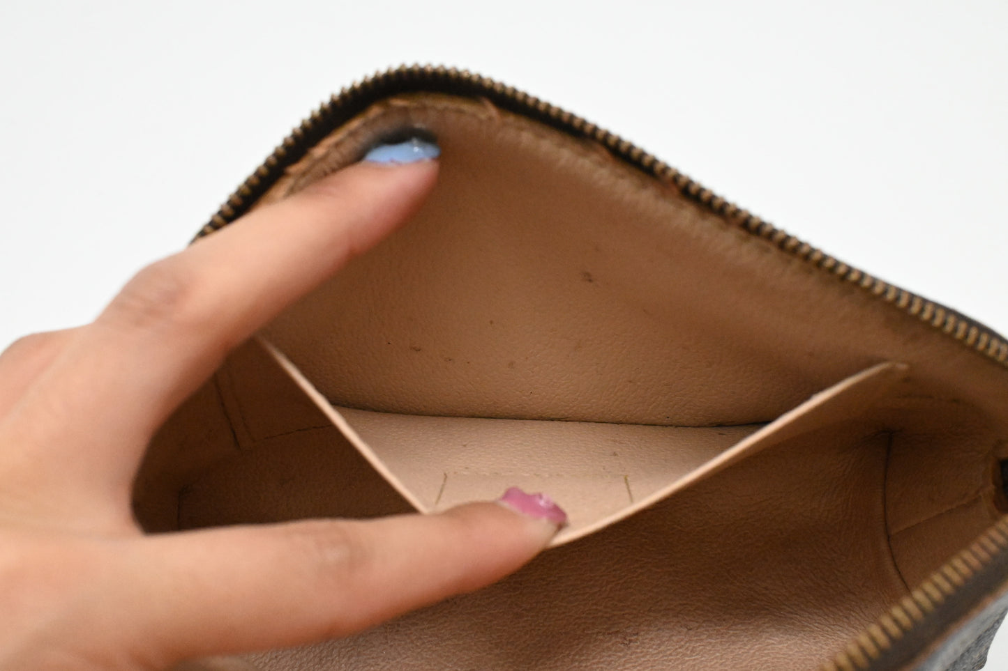 Louis Vuitton Pochette Cosmetique in Monogram Canvas