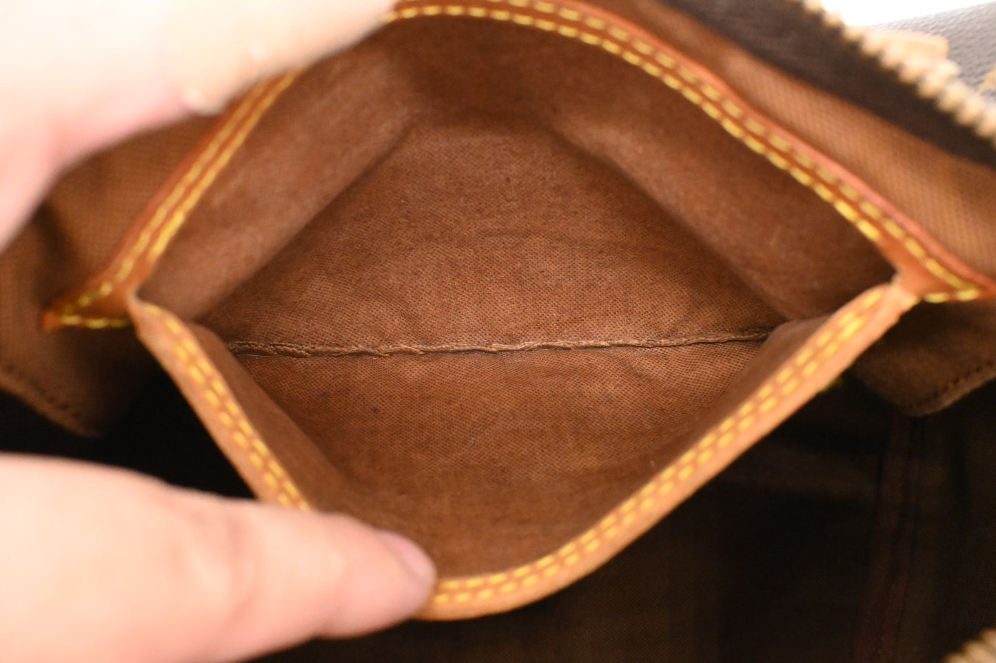Louis Vuitton Speedy 25 in Monogram Canvas