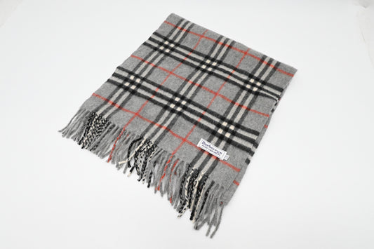 Burberry Scarf in Gray Cashmere