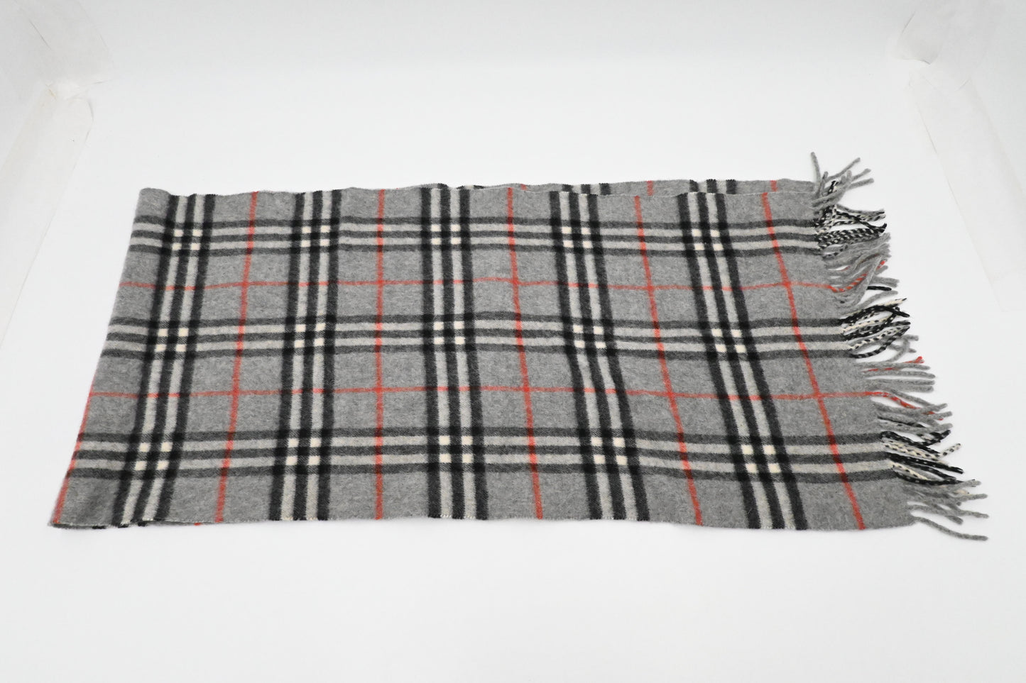 Burberry Scarf in Gray Cashmere