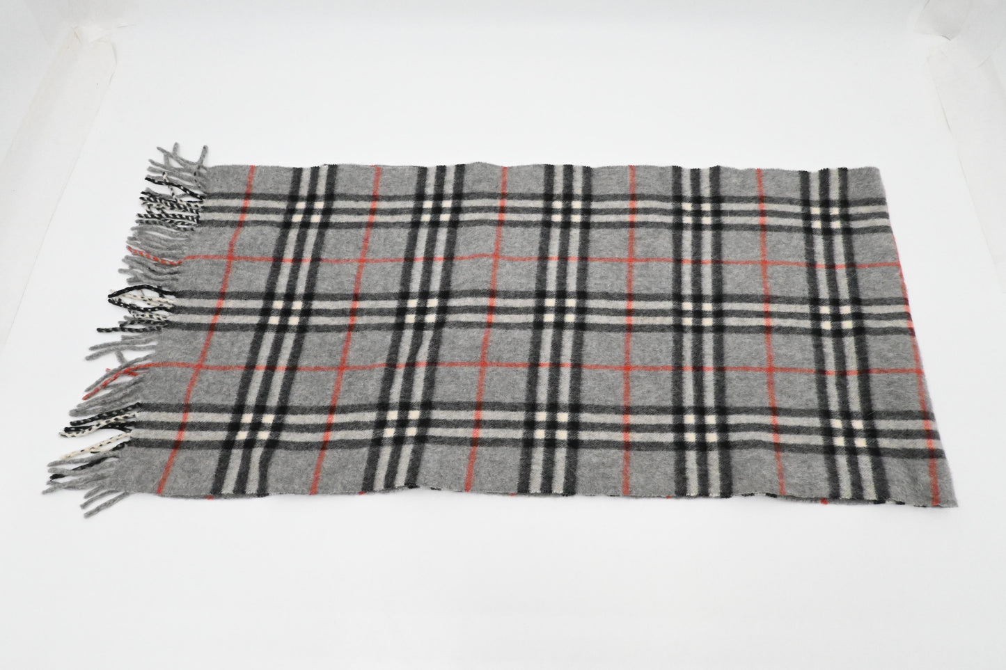 Burberry Scarf in Gray Cashmere