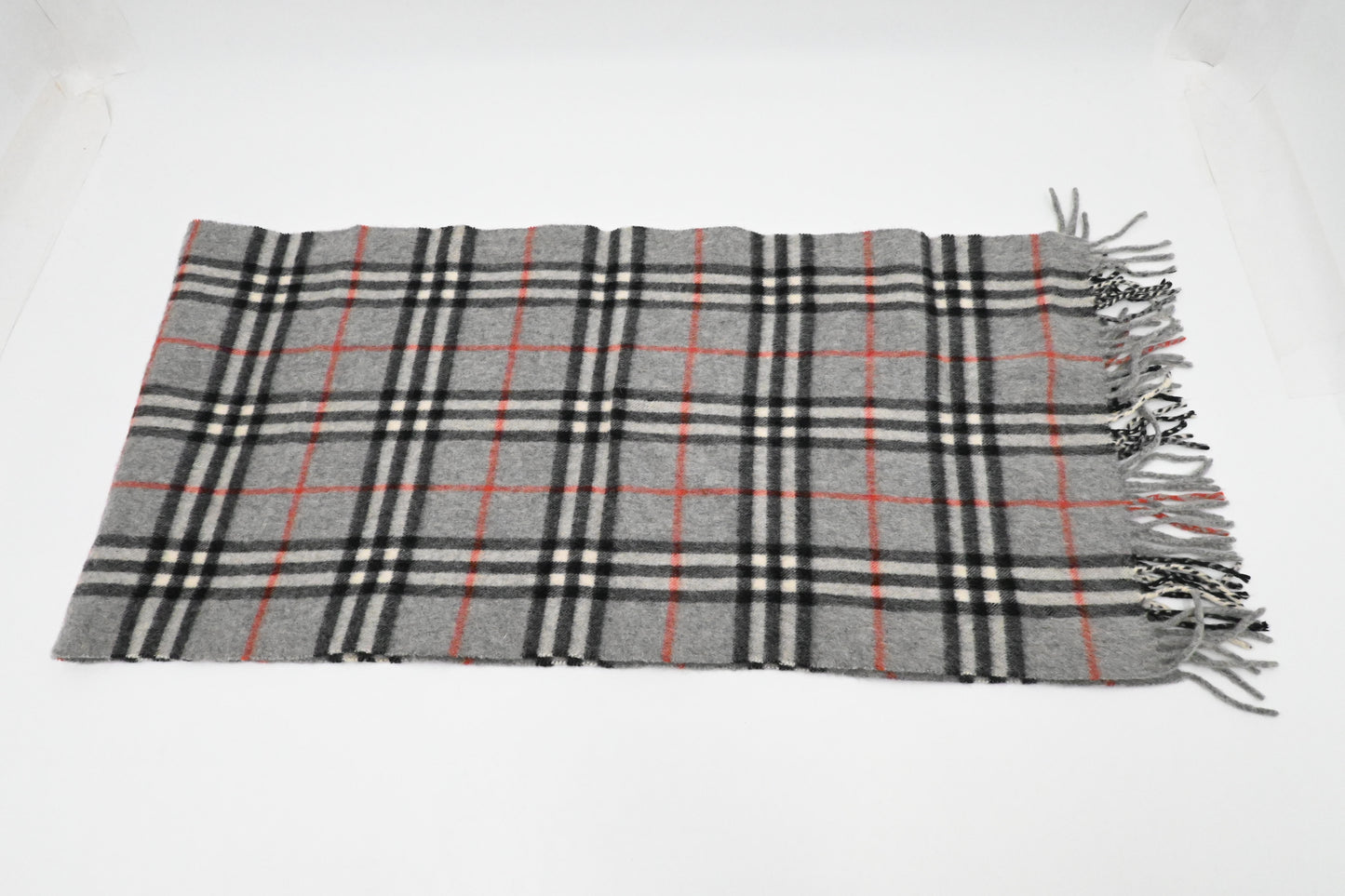 Burberry Scarf in Gray Cashmere