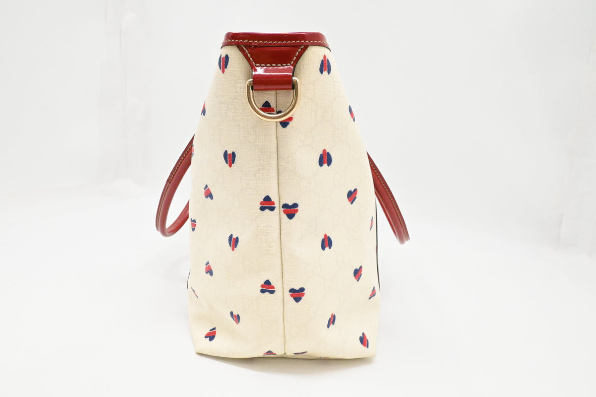 Gucci Joy Tote in White GG Supreme Hearts Canvas