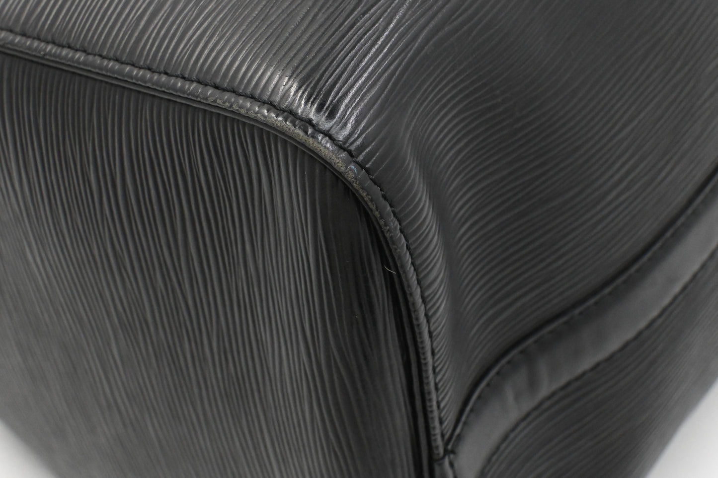 Louis Vuitton Speedy 30 in Black Epi Leather