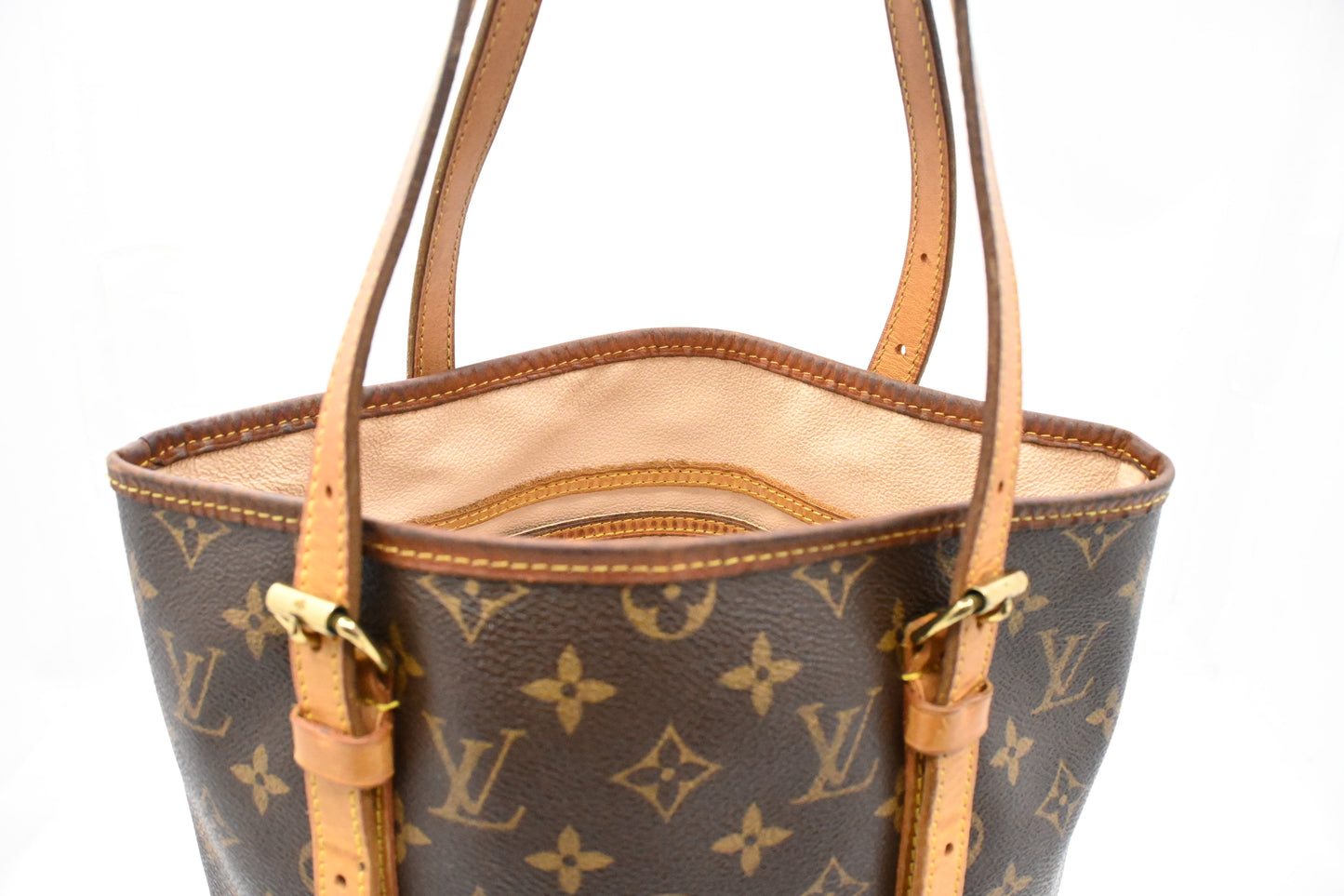 Louis Vuitton Bucket GM in Monogram Canvas