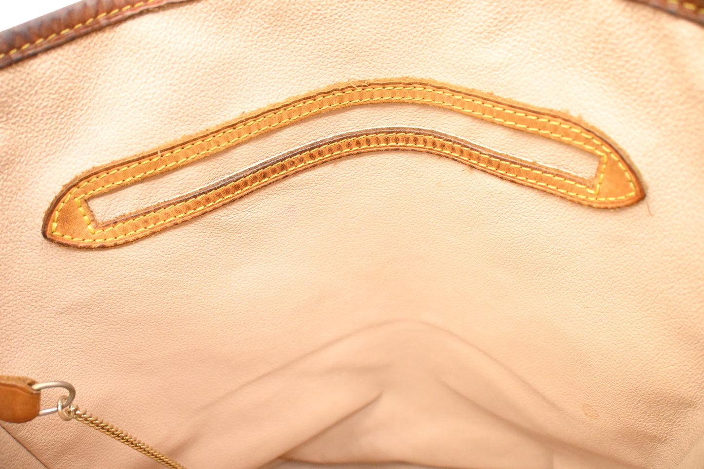 Louis Vuitton Bucket GM in Monogram Canvas