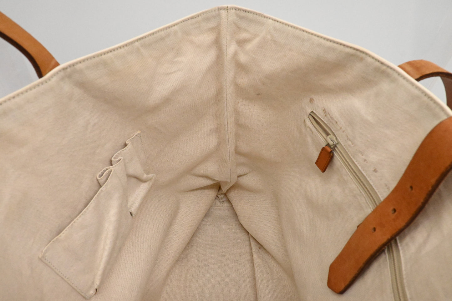 Gucci Tote Bag in White Canvas