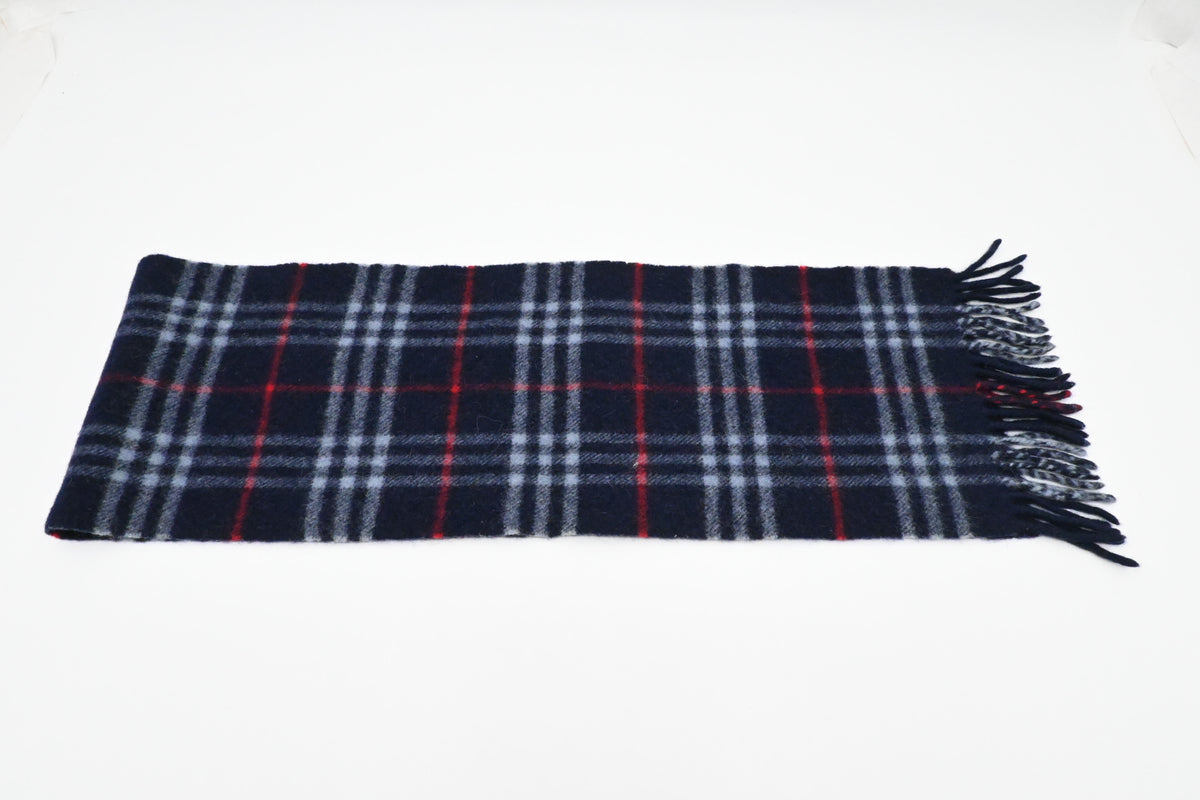 Burberry Scarf in Navy Blue in Lambswool