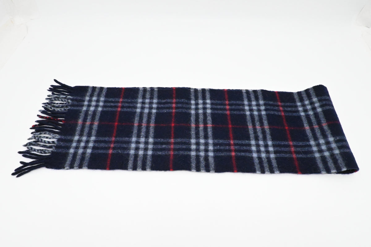 Burberry Scarf in Navy Blue in Lambswool