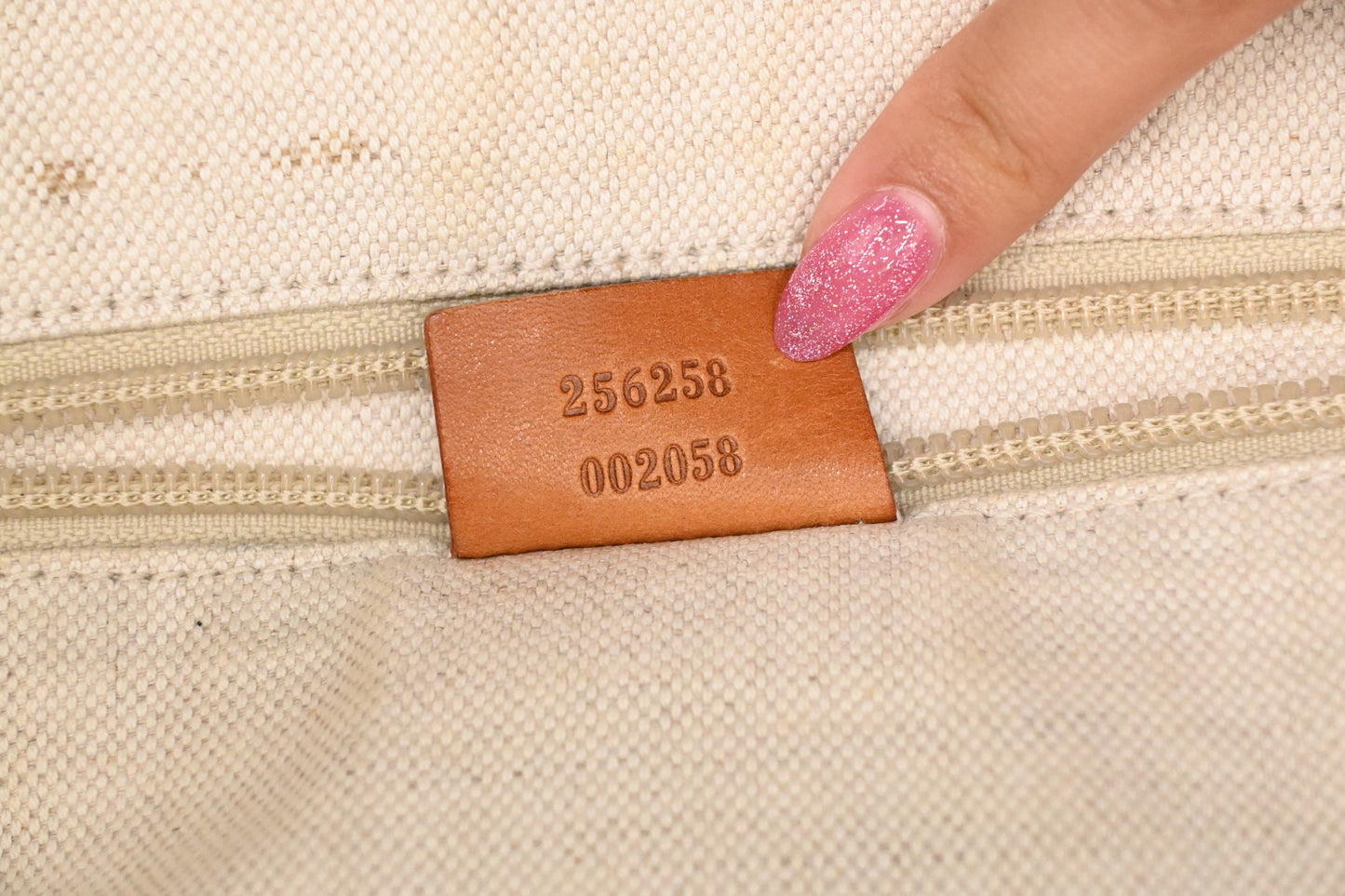 Gucci Tote Bag in White Canvas