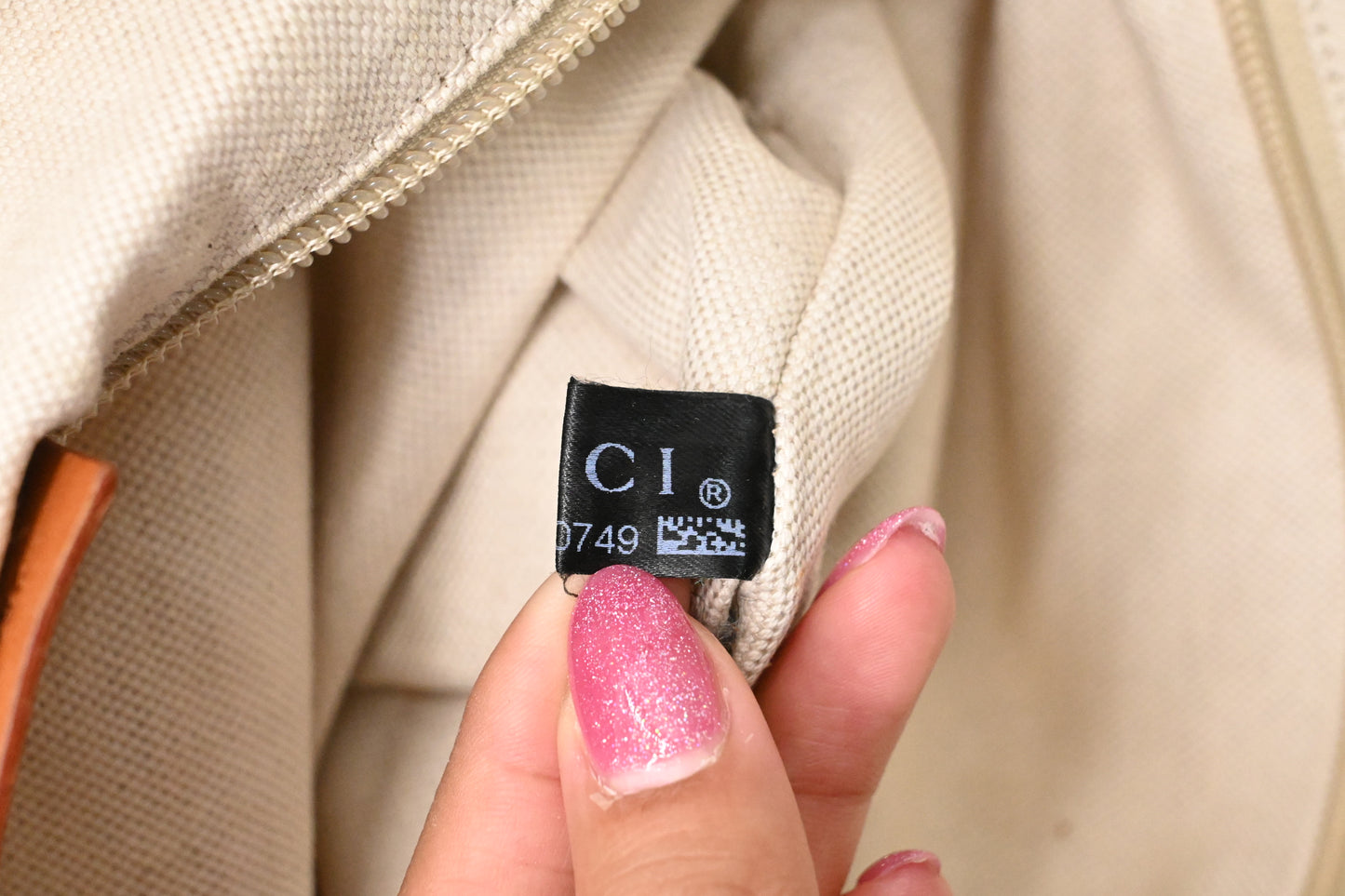 Gucci Tote Bag in White Canvas