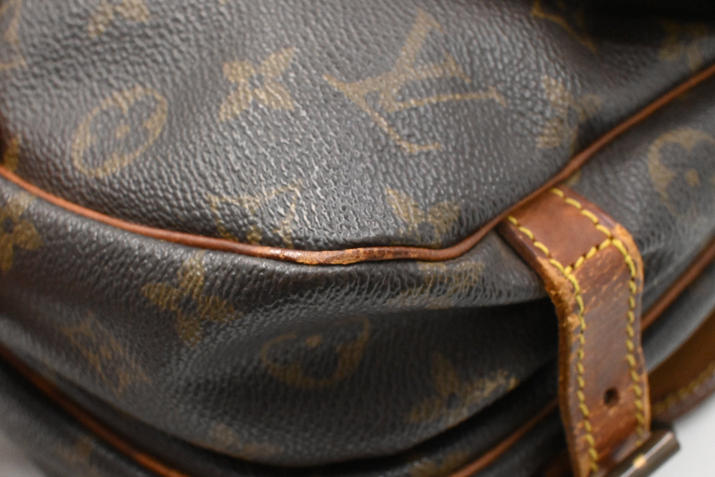 Louis Vuitton Saumur 30 in Monogram Canvas