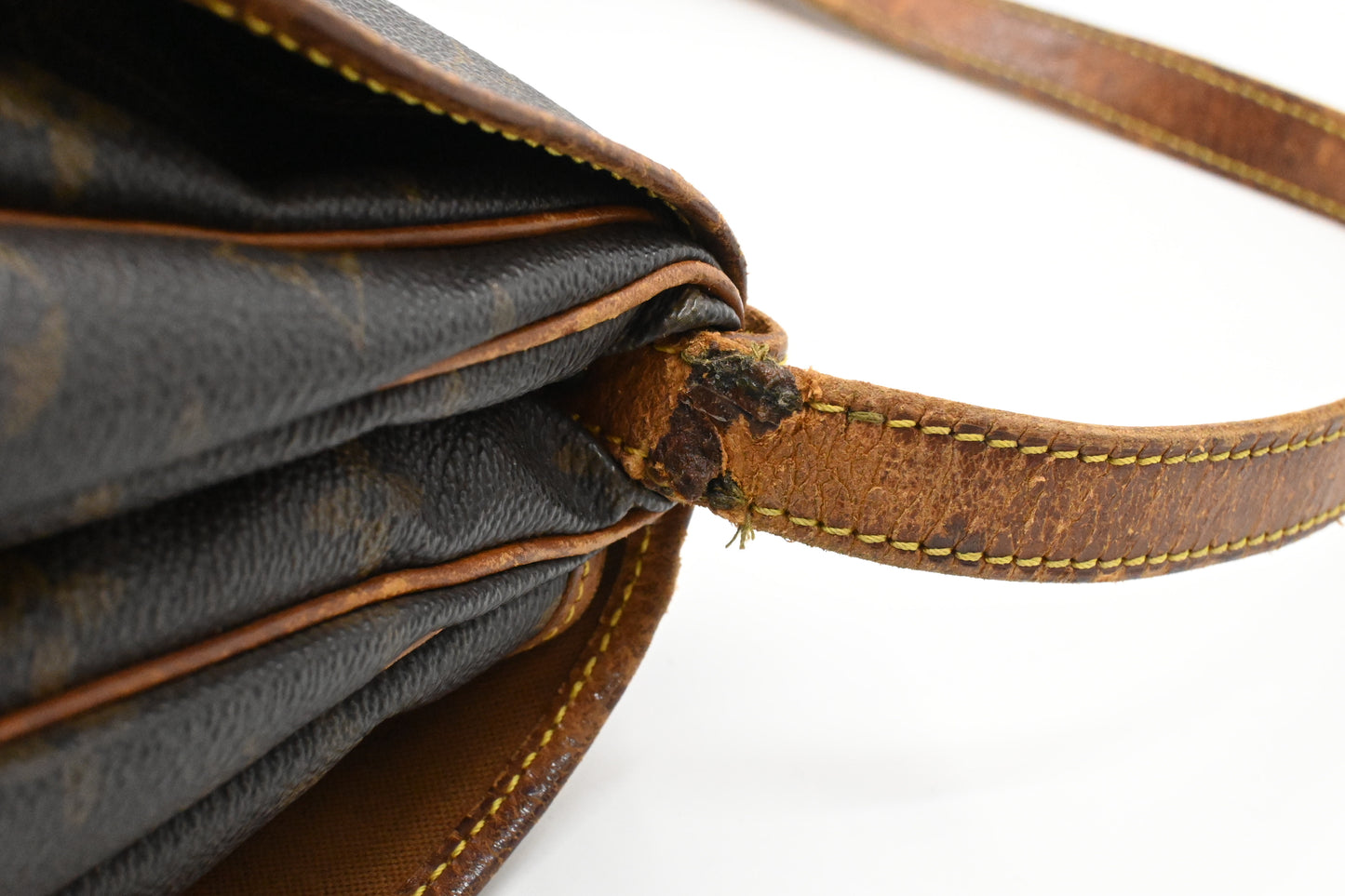 Louis Vuitton Saumur 30 in Monogram Canvas