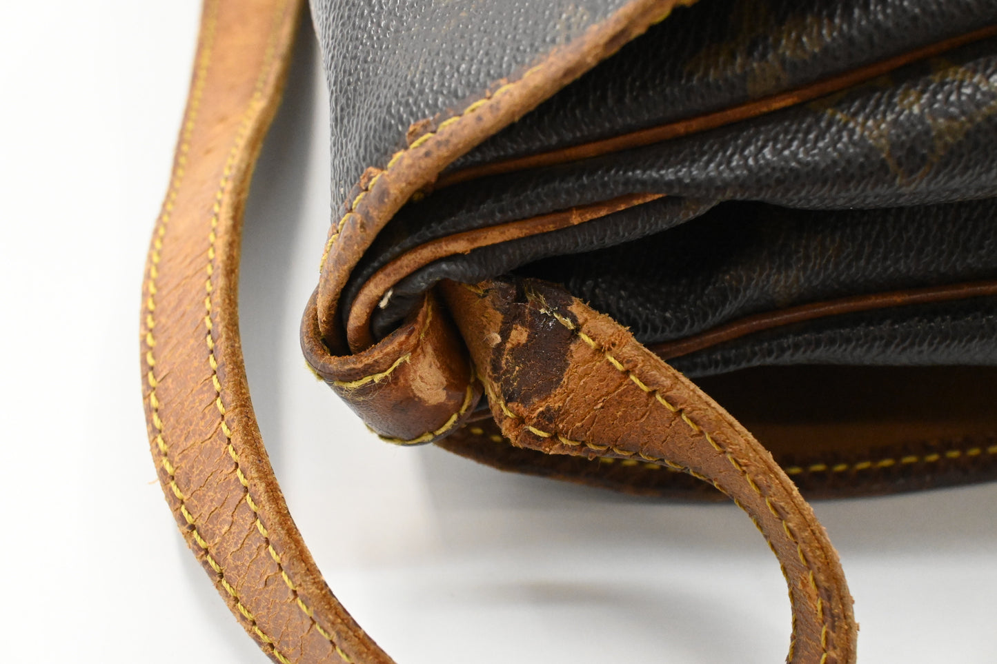 Louis Vuitton Saumur 30 in Monogram Canvas