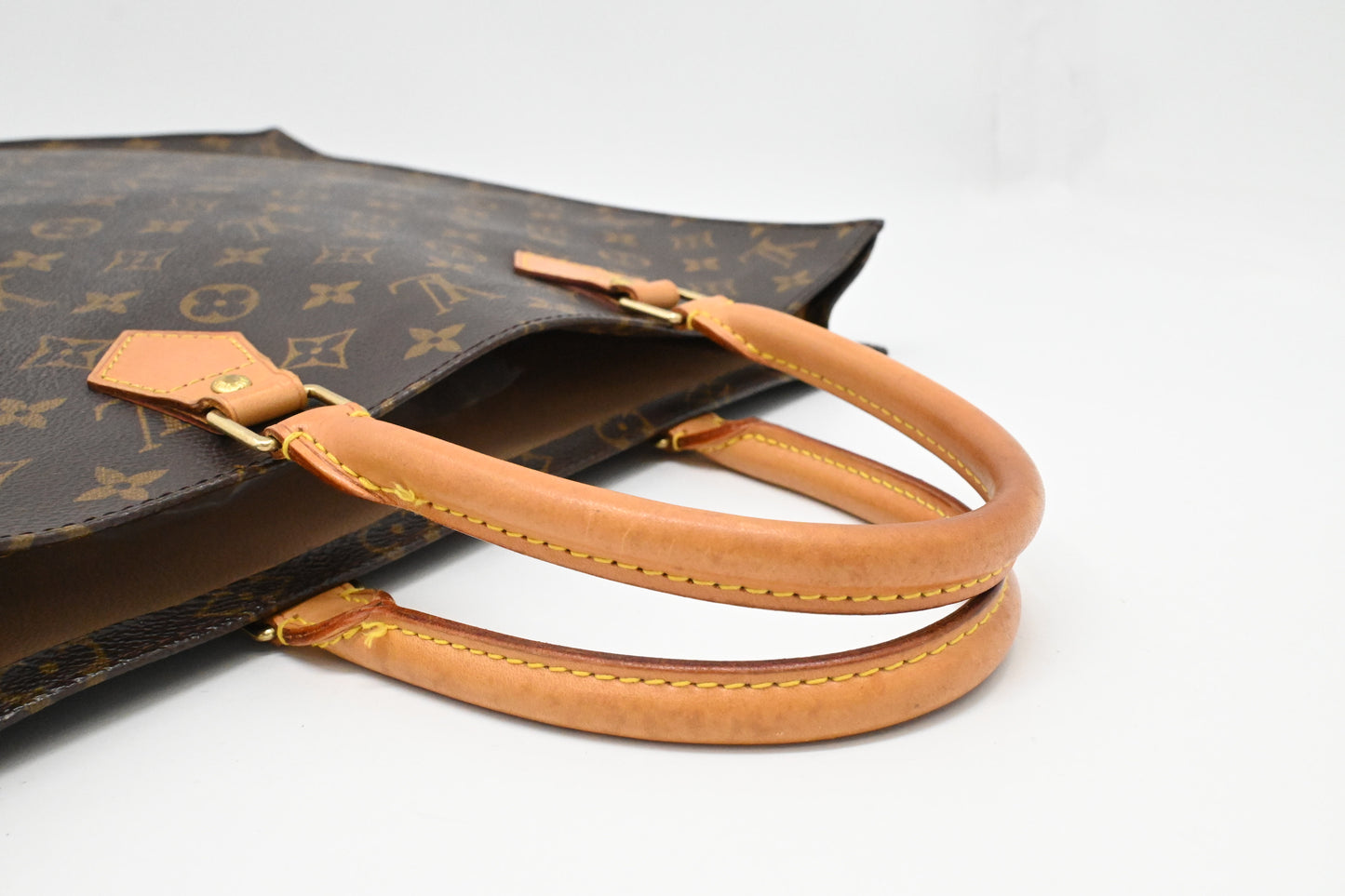 Louis Vuitton Sac Plat in Monogram Canvas