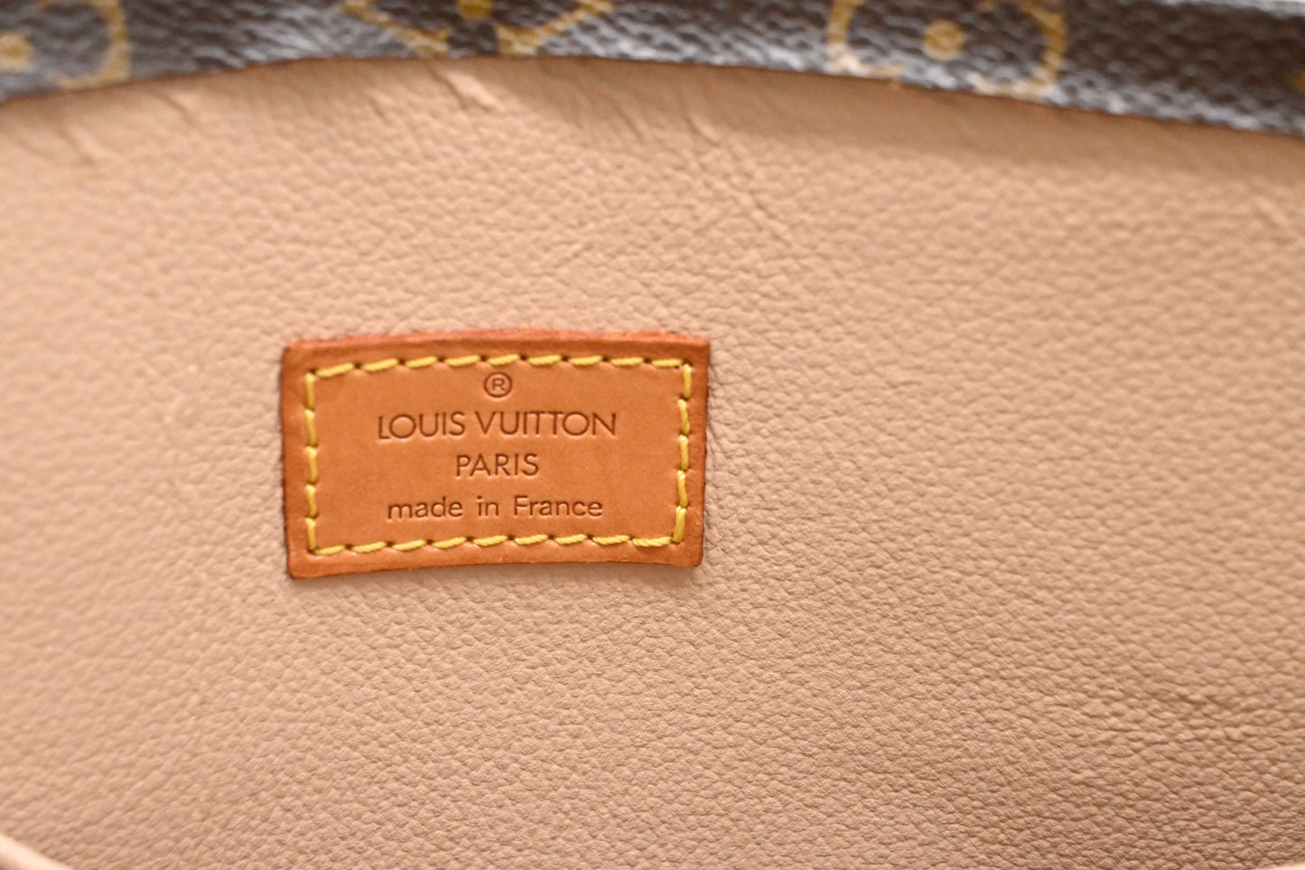 Louis Vuitton Sac Plat in Monogram Canvas