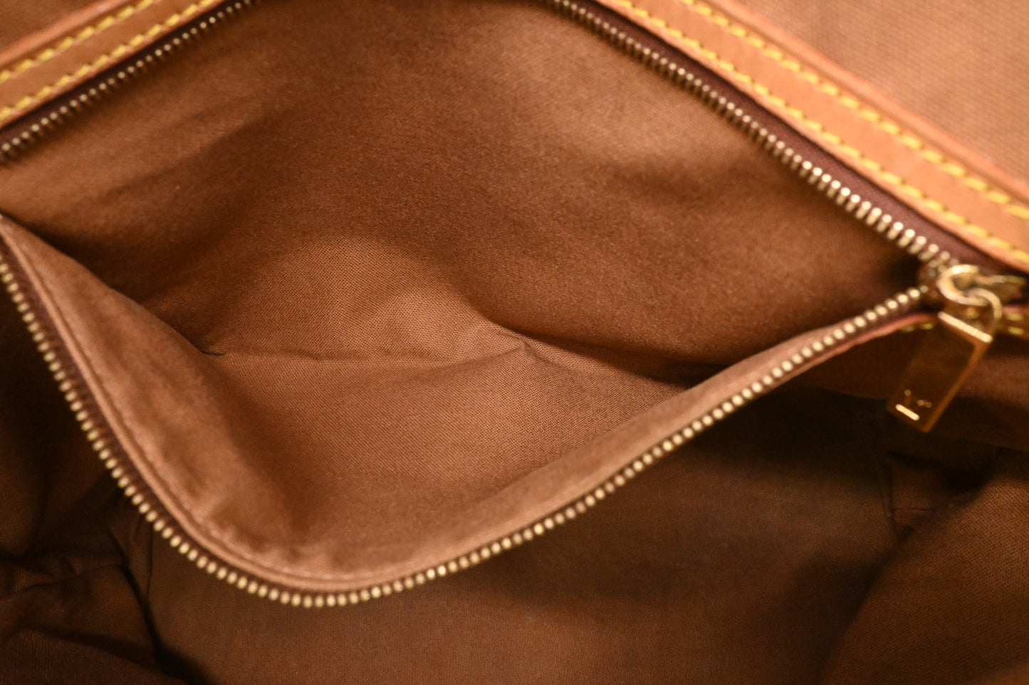 Louis Vuitton Cabas Mezzo in Monogram Canvas