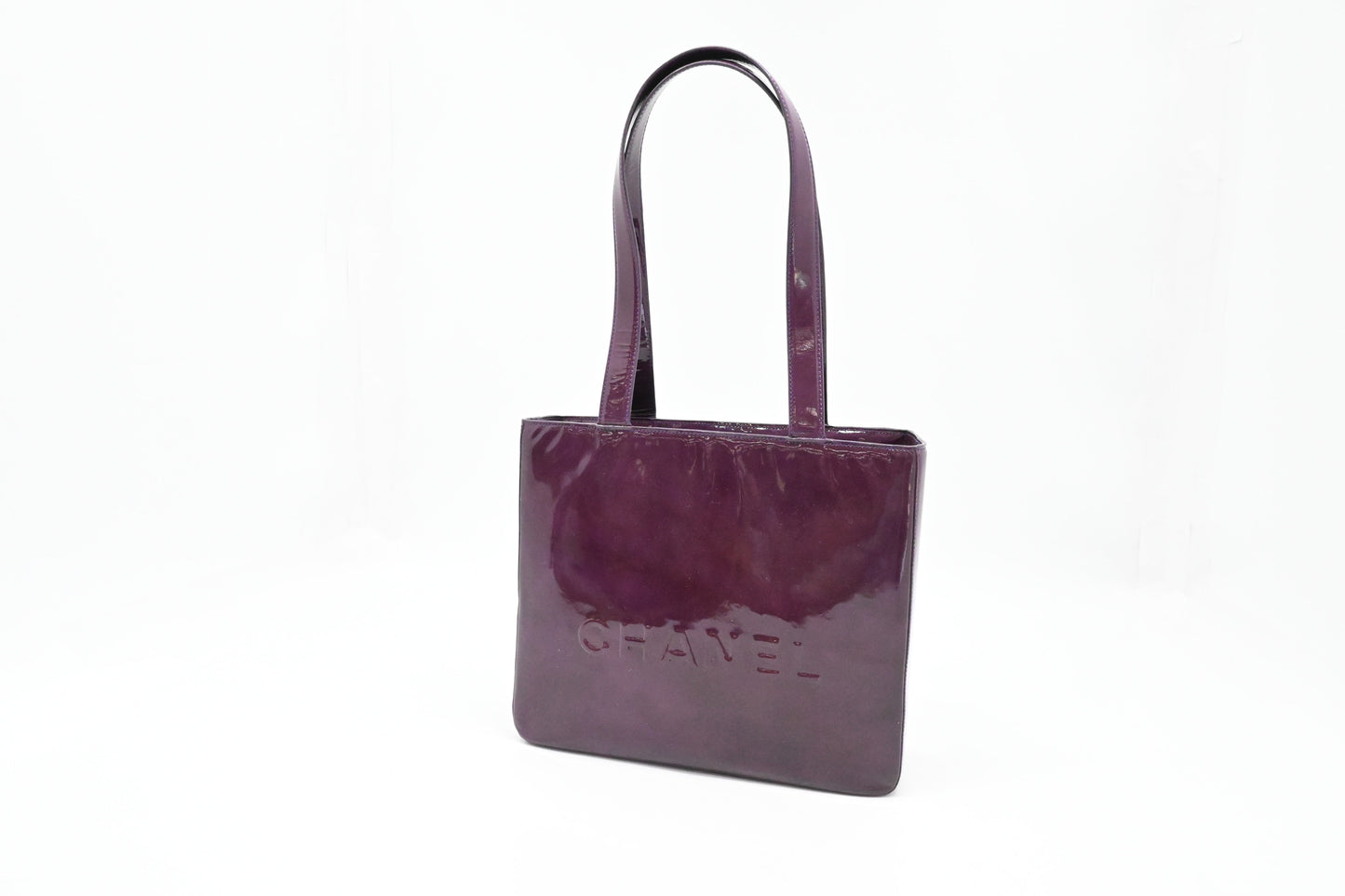 Chanel Shoulder Bag in Purple Patent Leather