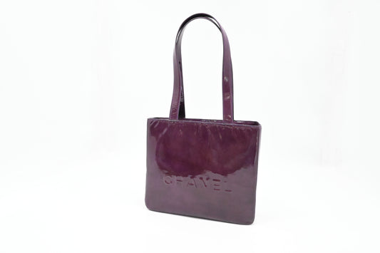 Chanel Shoulder Bag in Purple Patent Leather