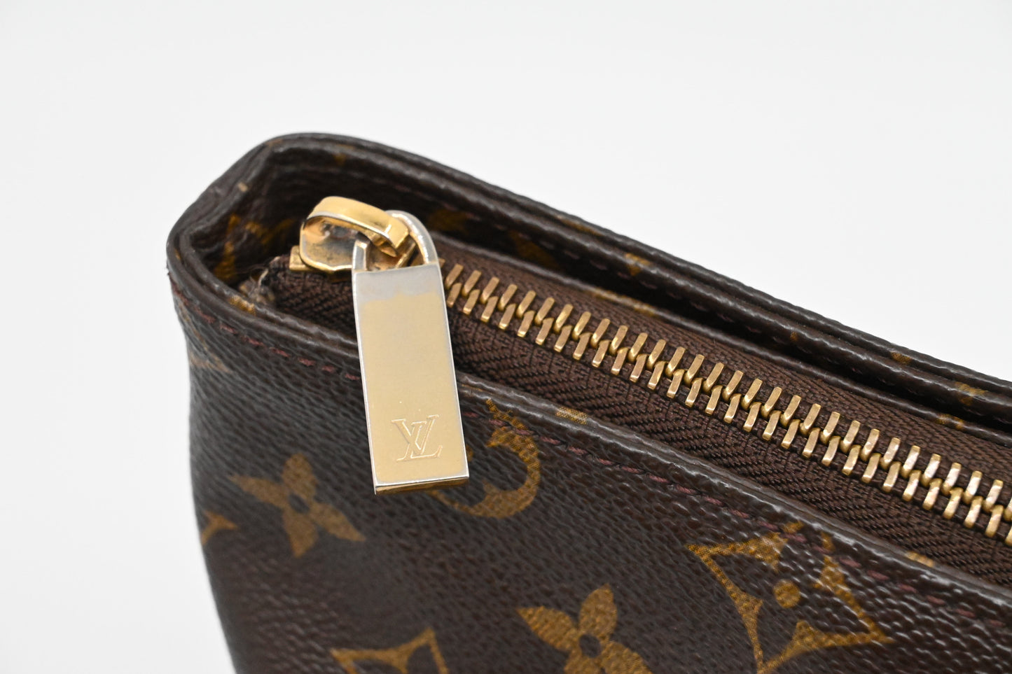 Louis Vuitton Cabas Mezzo in Monogram Canvas