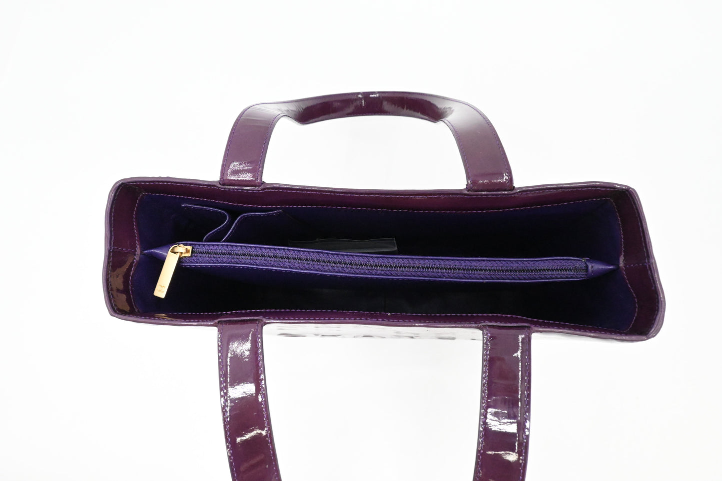 Chanel Shoulder Bag in Purple Patent Leather