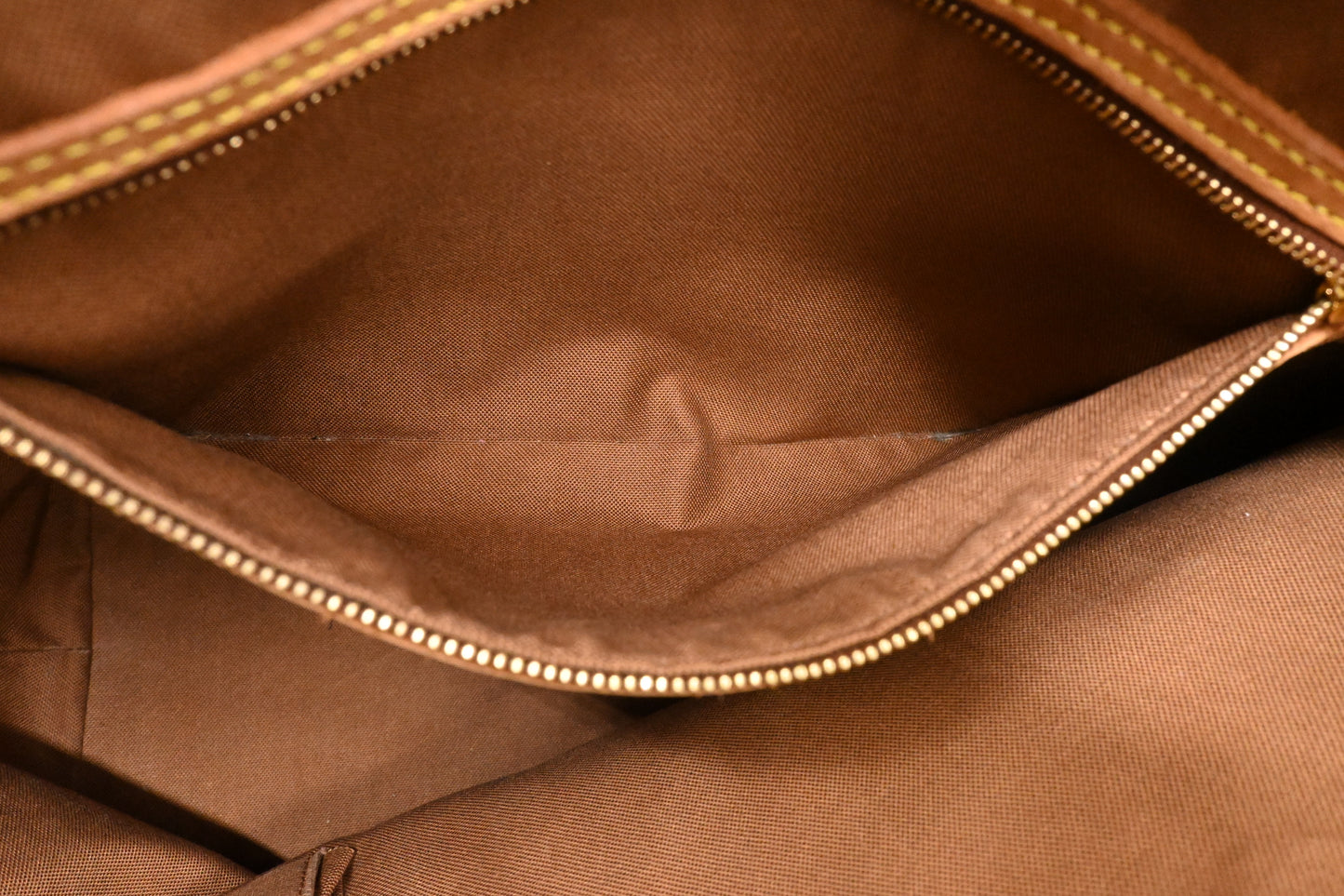 Louis Vuitton Cabas Mezzo in Monogram Canvas