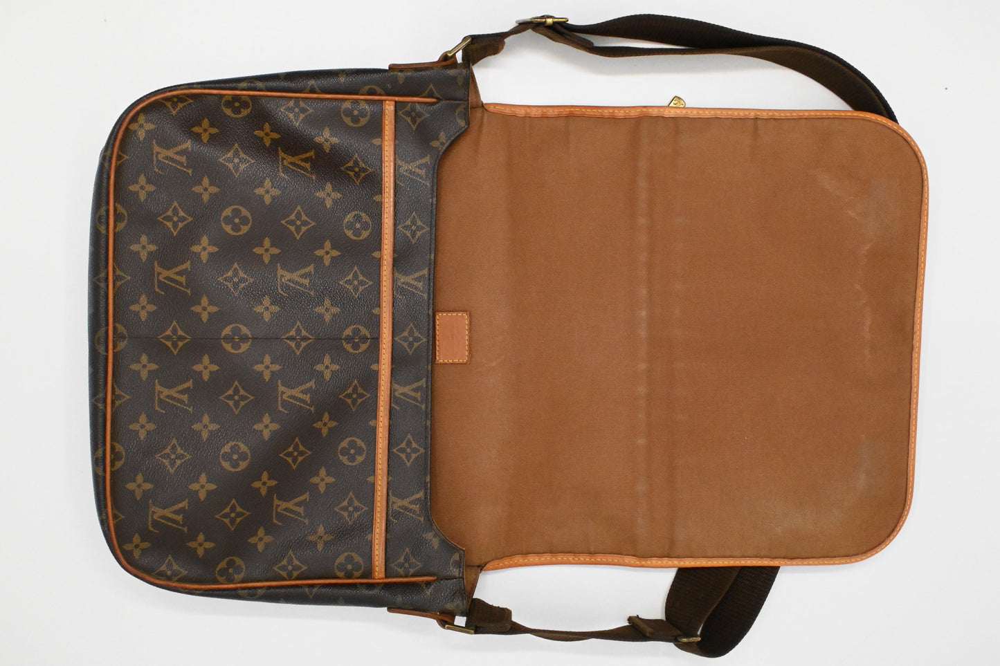 Louis Vuitton Bosphore GM Messenger Bag in Monogram Canvas