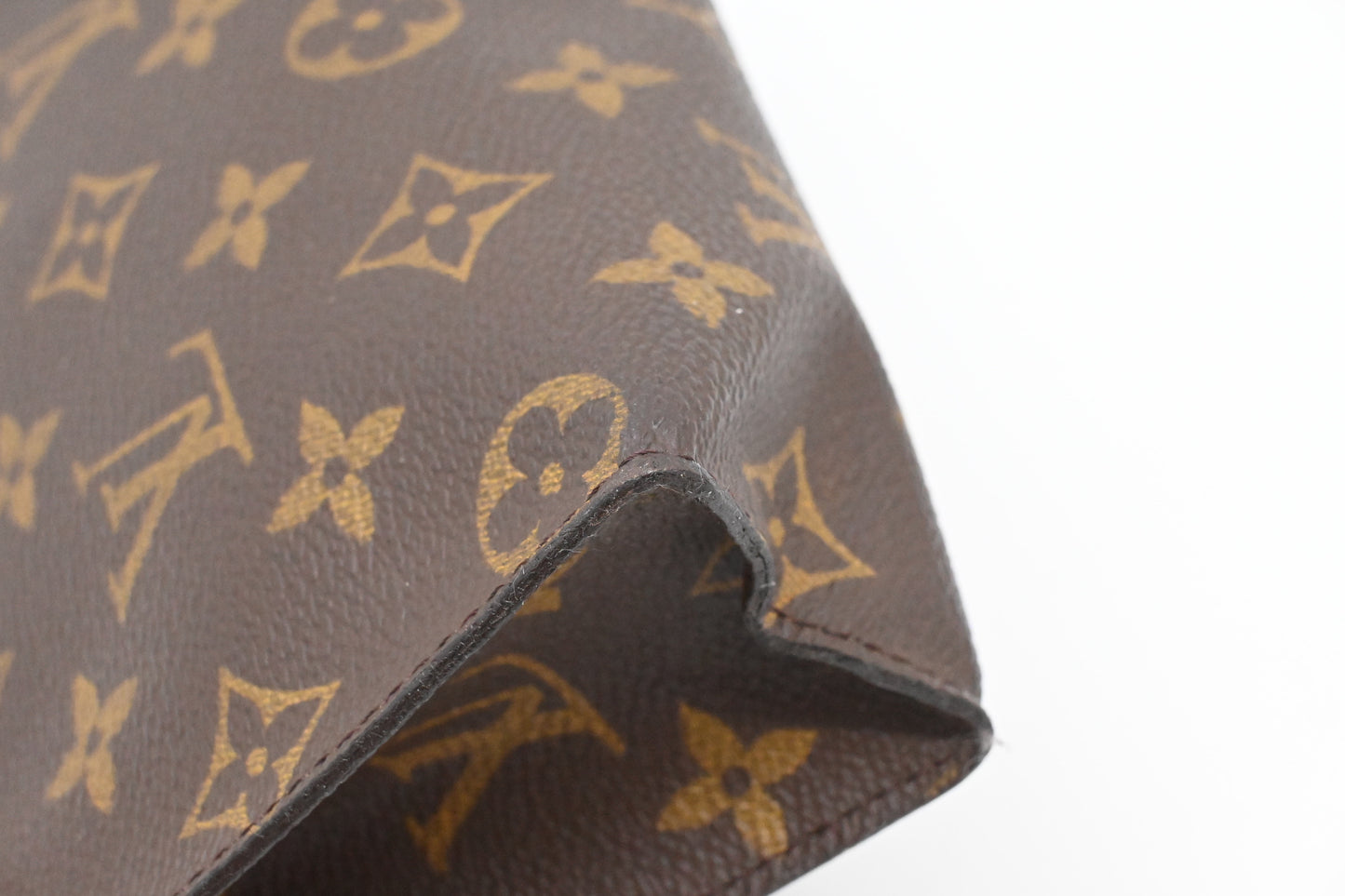 Louis Vuitton Toiletry 26 in Monogram Canvas