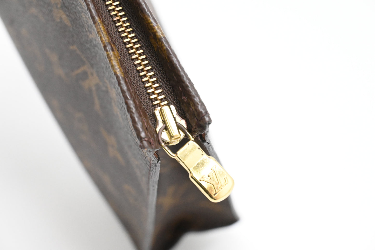 Louis Vuitton Toiletry 26 in Monogram Canvas
