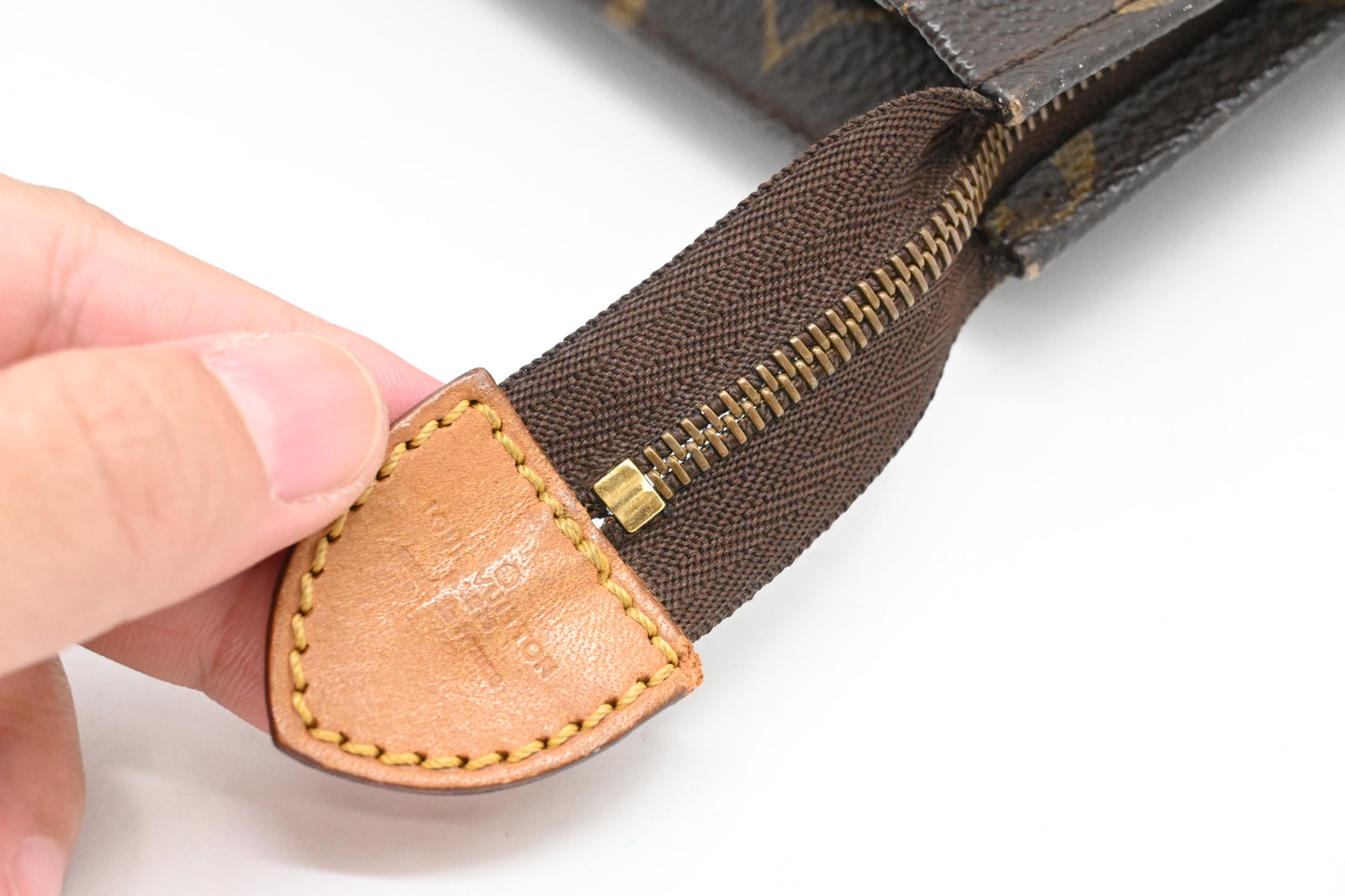 Louis Vuitton Toiletry 26 in Monogram Canvas