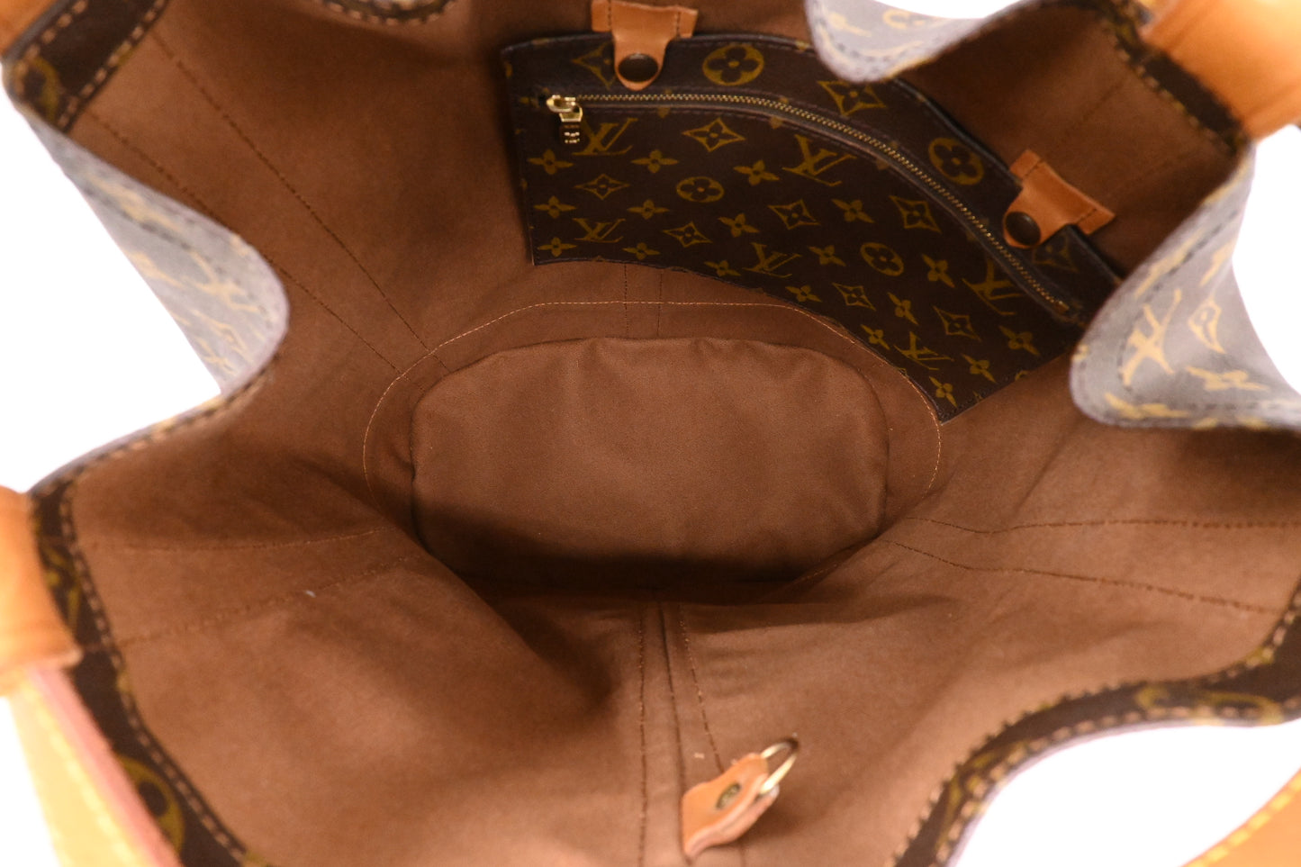 Louis Vuitton Randonnee GM in Monogram Canvas