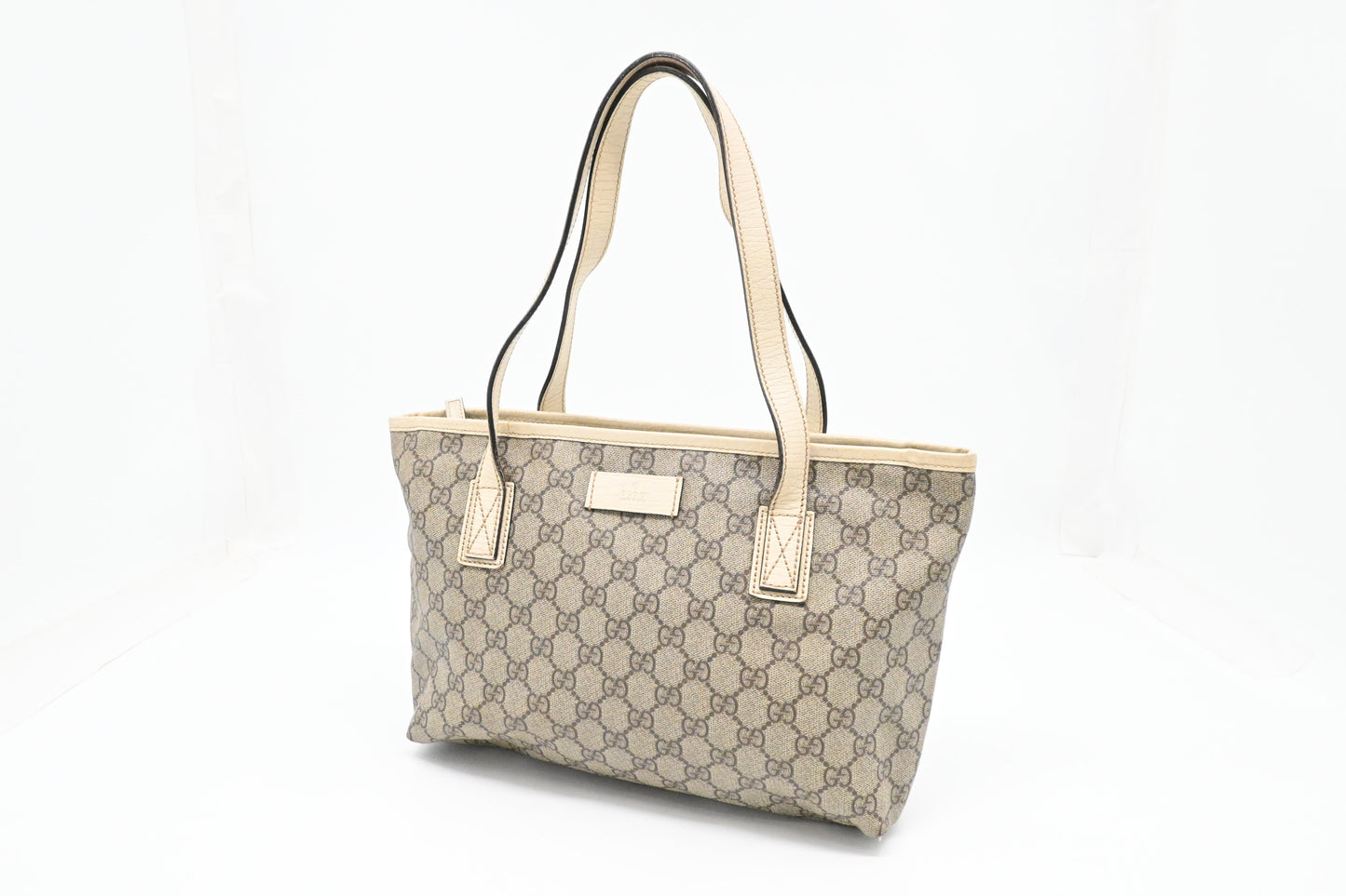 Gucci Shoulder Tote in GG Supreme Canvas