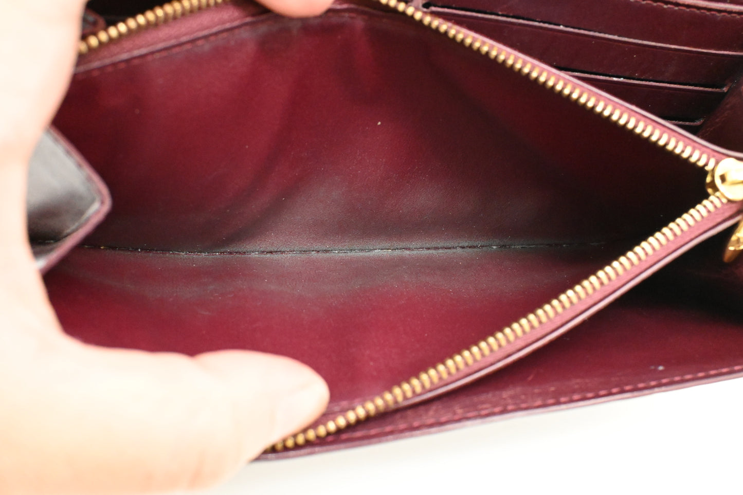 Louis Vuitton Sarah Wallet in Rouge Fauviste Vernis Leather