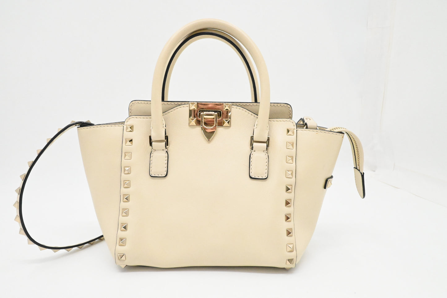 Valentino Garavani Rockstud 2way Crossbody in Cream Leather