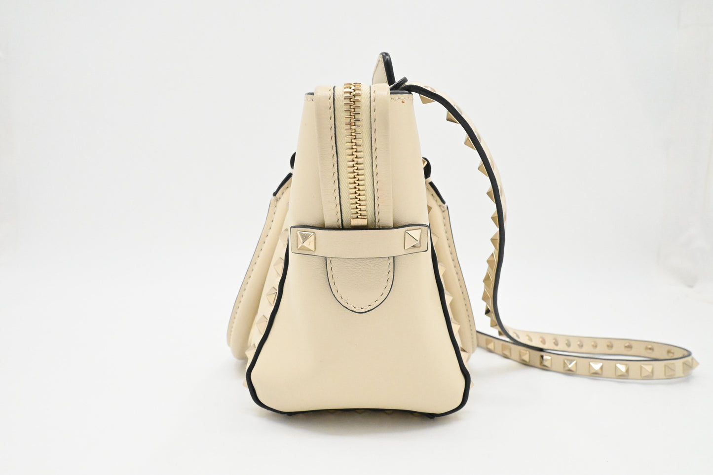 Valentino Garavani Rockstud 2way Crossbody in Cream Leather