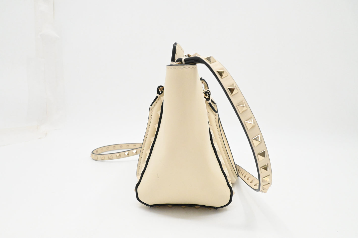 Valentino Garavani Rockstud 2way Crossbody in Cream Leather