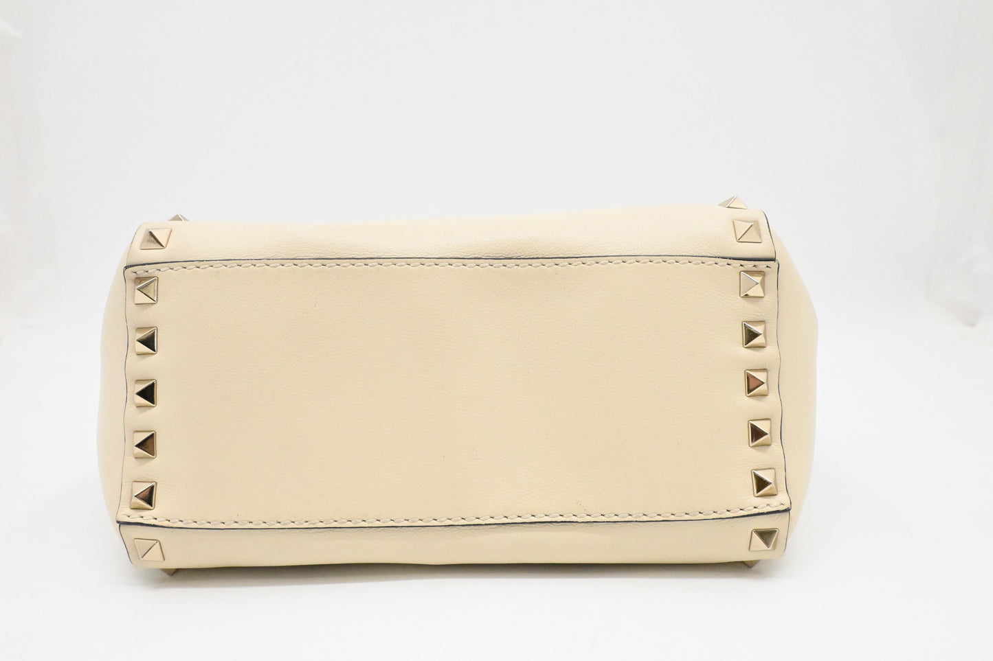 Valentino Garavani Rockstud 2way Crossbody in Cream Leather