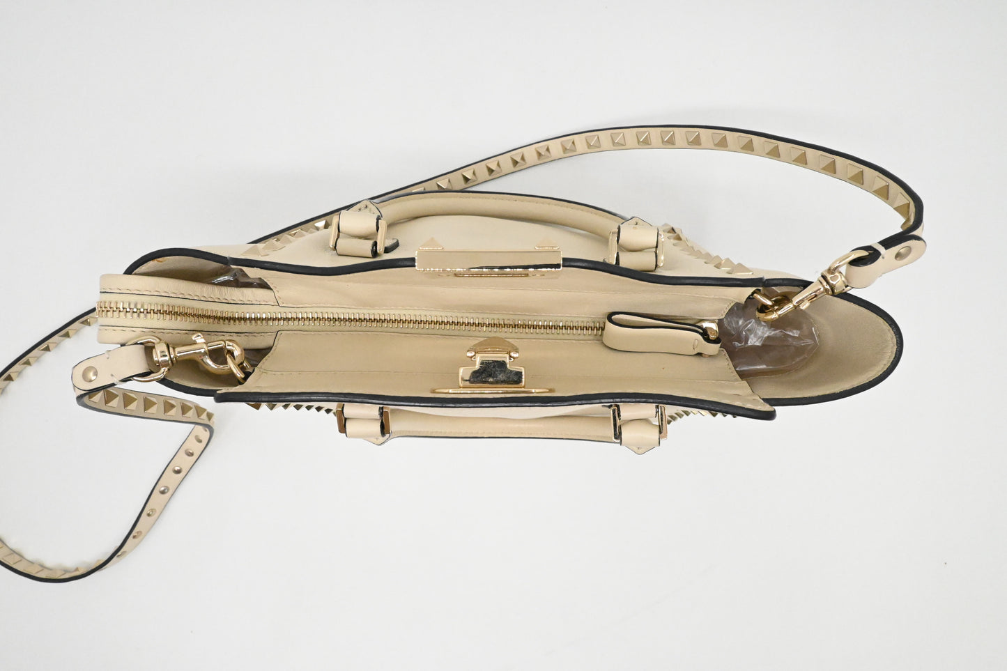 Valentino Garavani Rockstud 2way Crossbody in Cream Leather