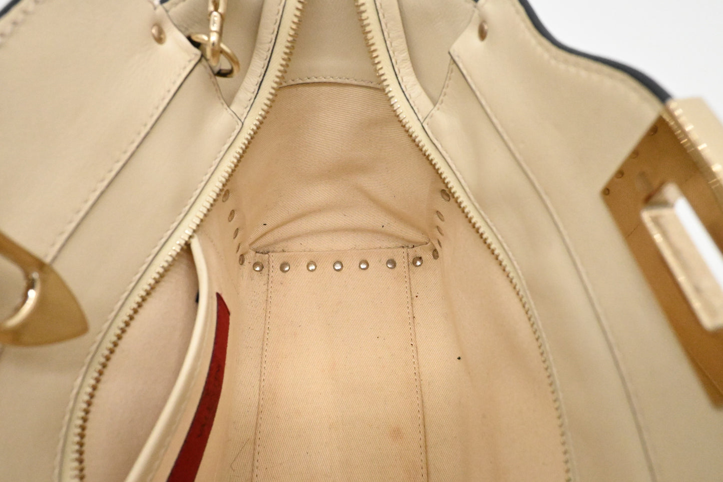 Valentino Garavani Rockstud 2way Crossbody in Cream Leather