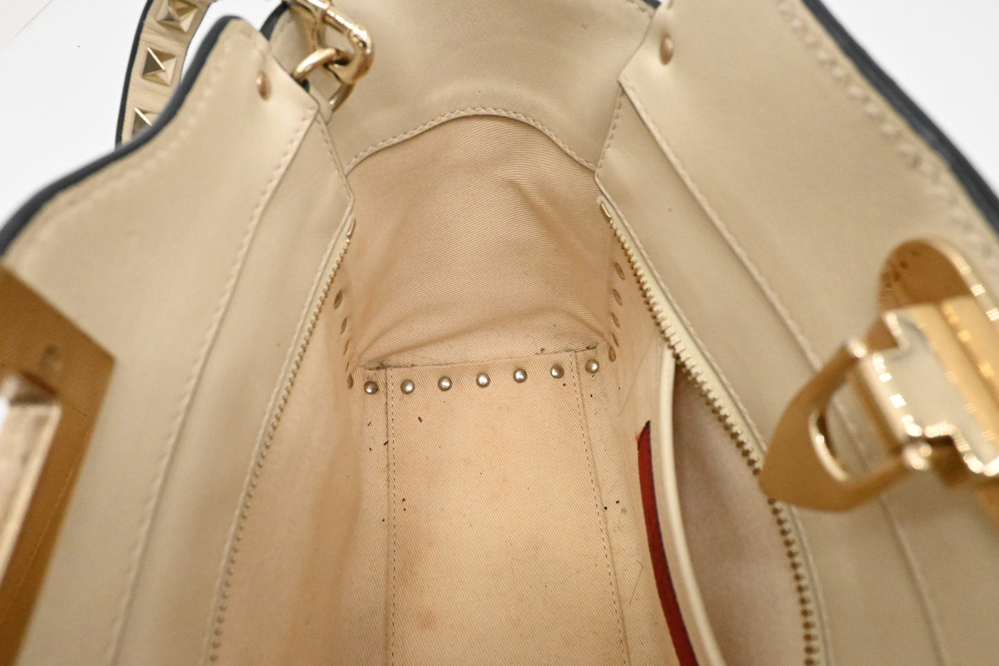 Valentino Garavani Rockstud 2way Crossbody in Cream Leather