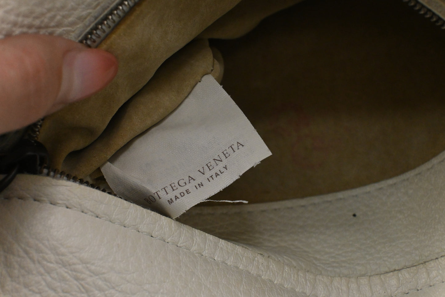 Bottega Veneta Bucket Bag in White Leather