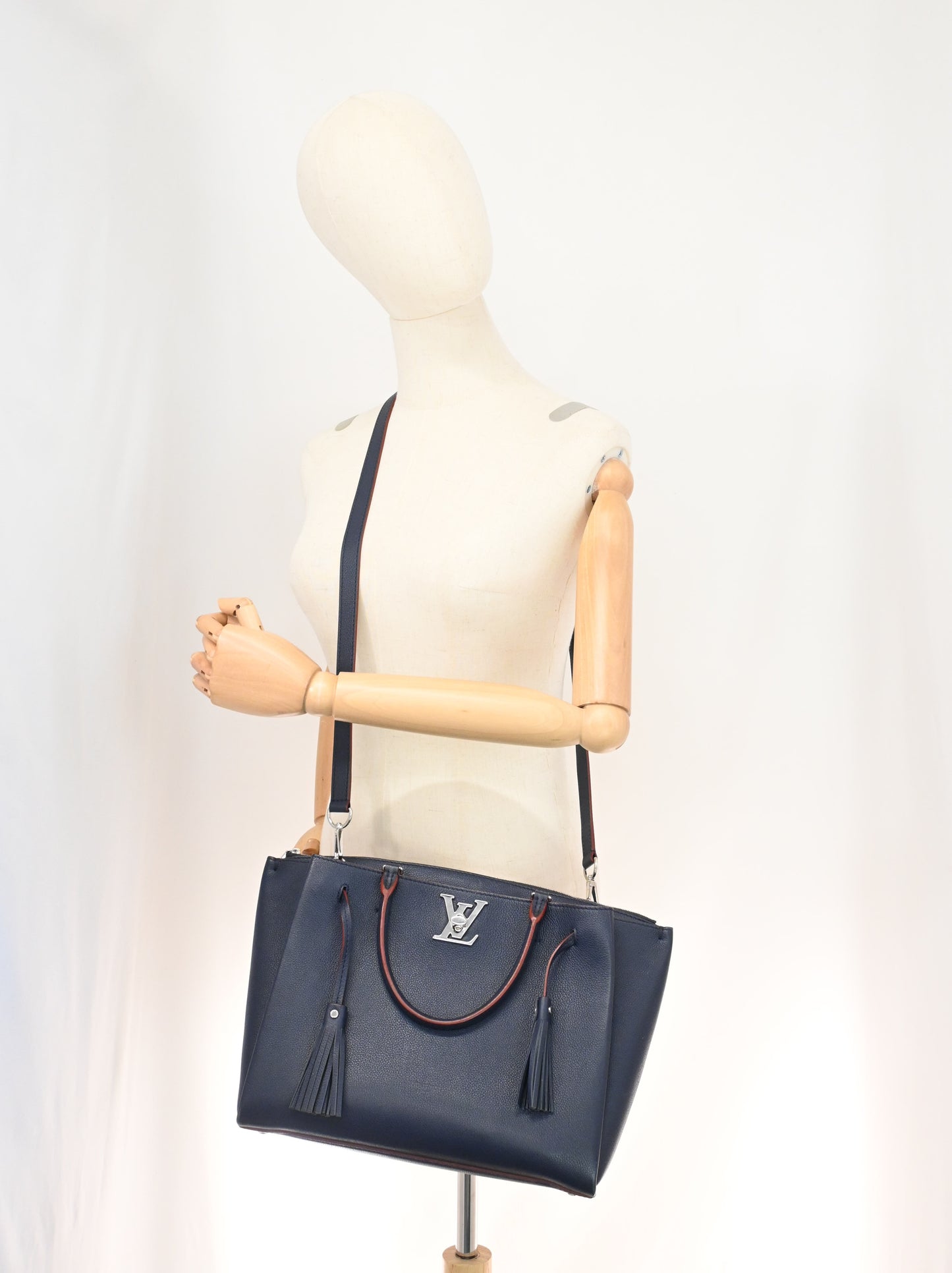Louis Vuitton LockMeTo Tote in Navy Blue Leather