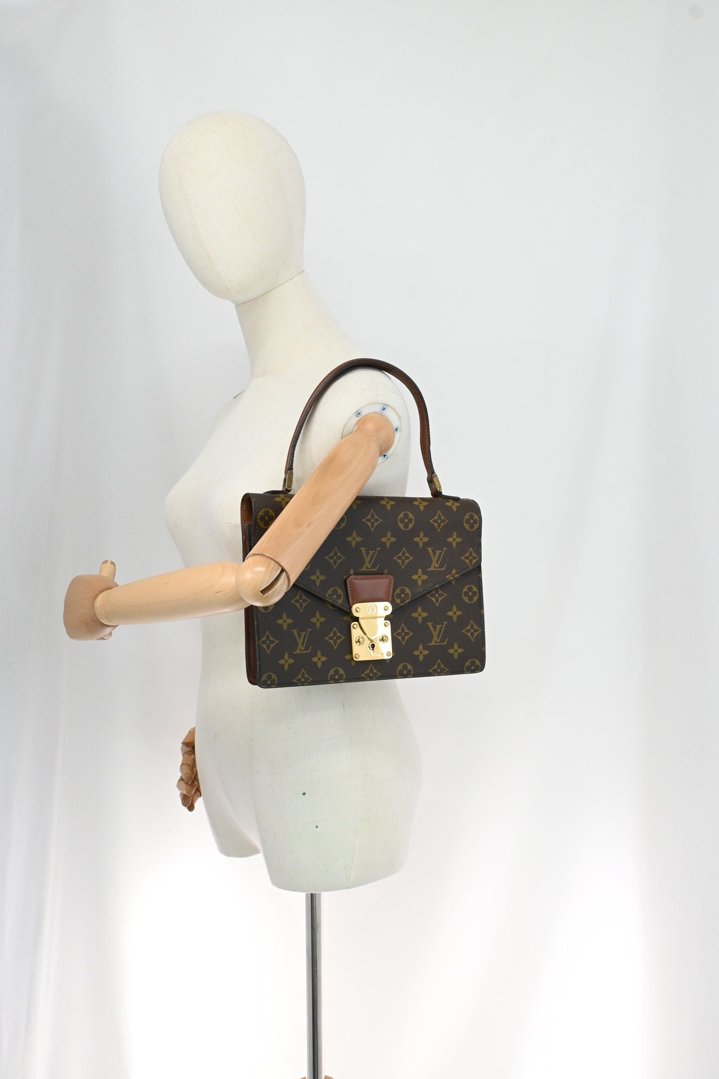 Louis Vuitton Concorde in Monogram Canvas