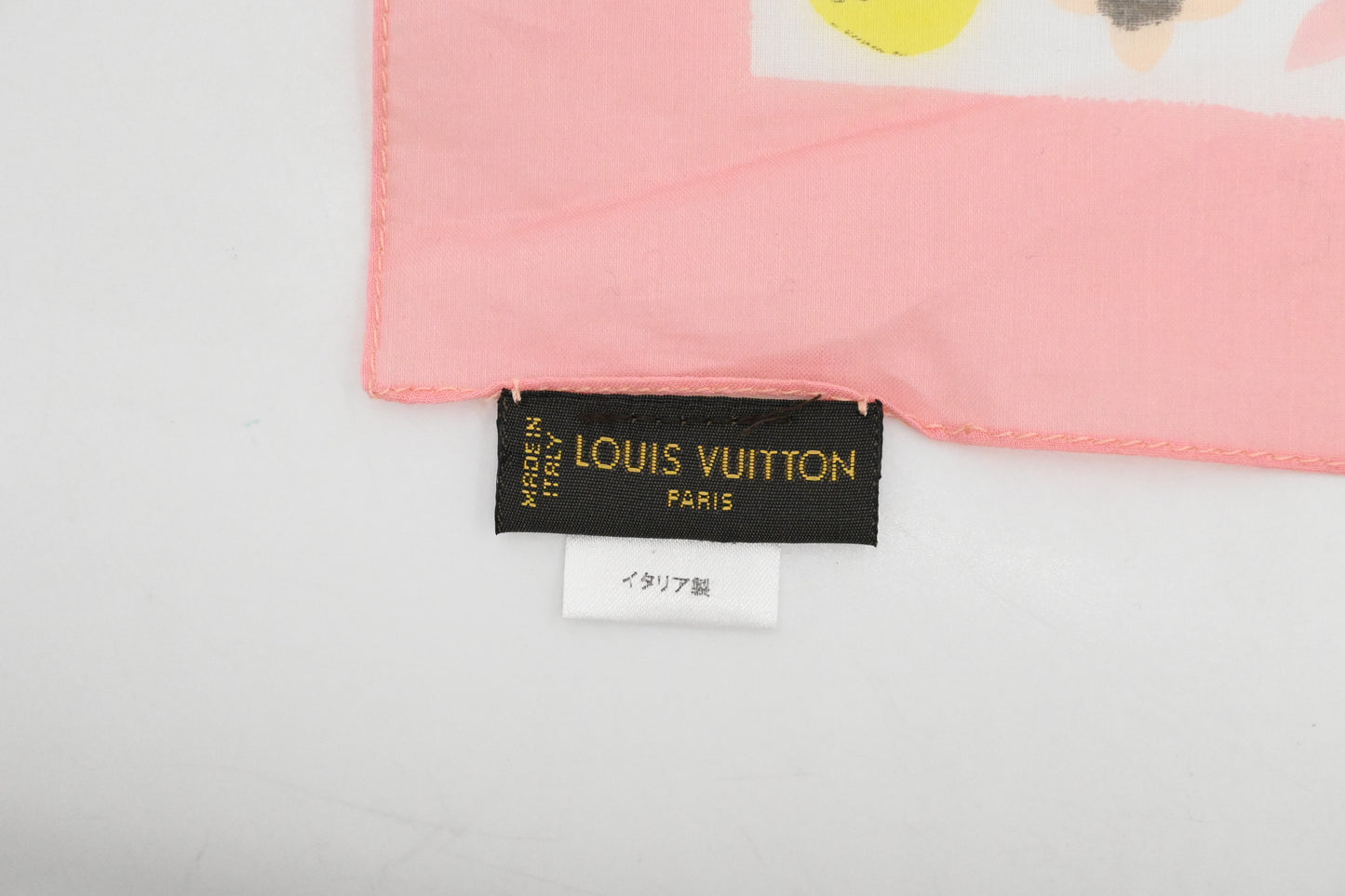 Louis Vuitton Scarf in White and Pink Multicolor Cotton
