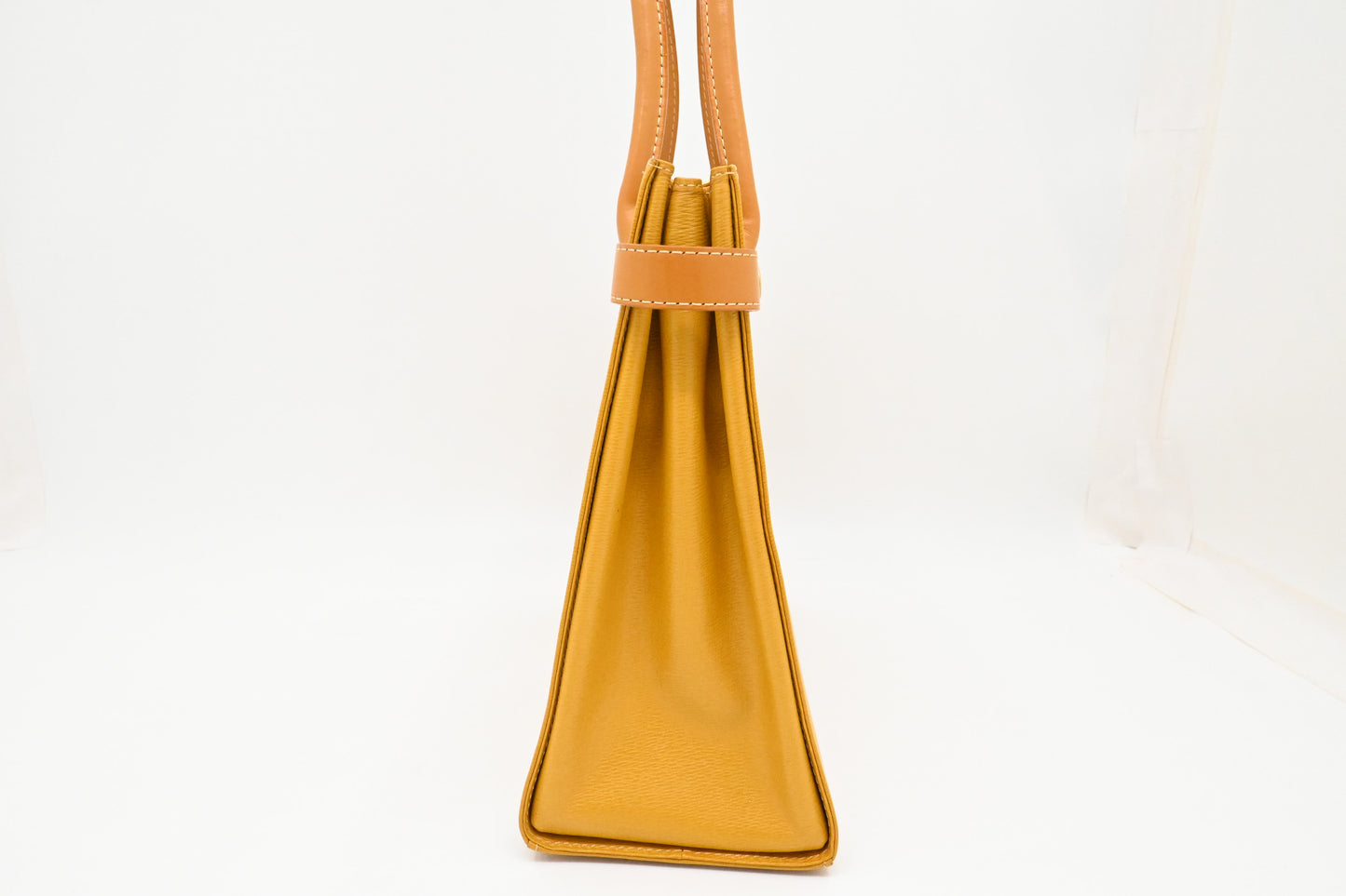 Burberry Handbag in Yellow Leather