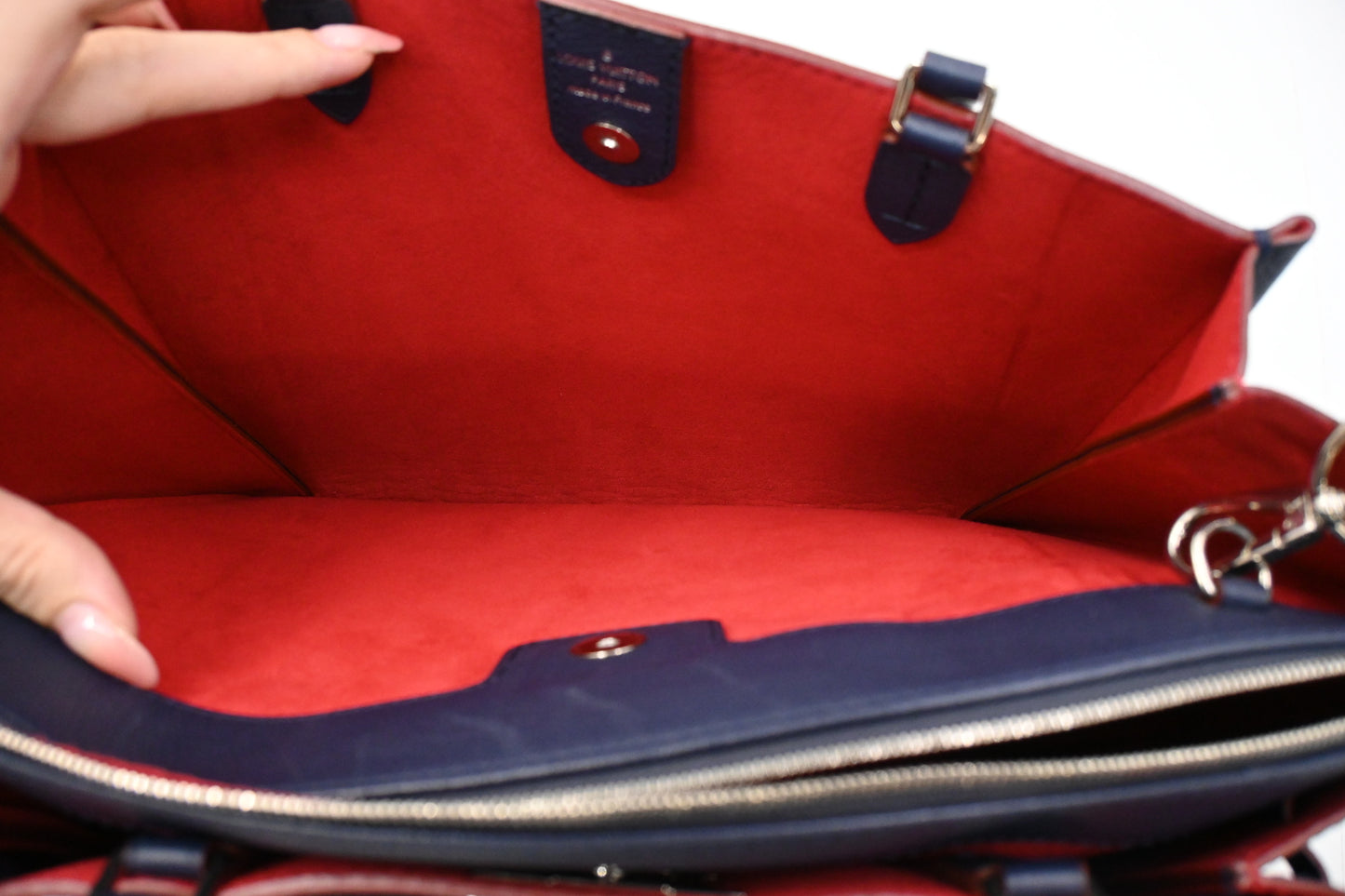 Louis Vuitton LockMeTo Tote in Navy Blue Leather