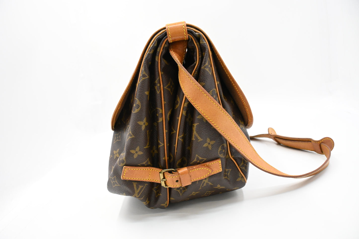 Louis Vuitton Saumur 35 in Monogram Canvas