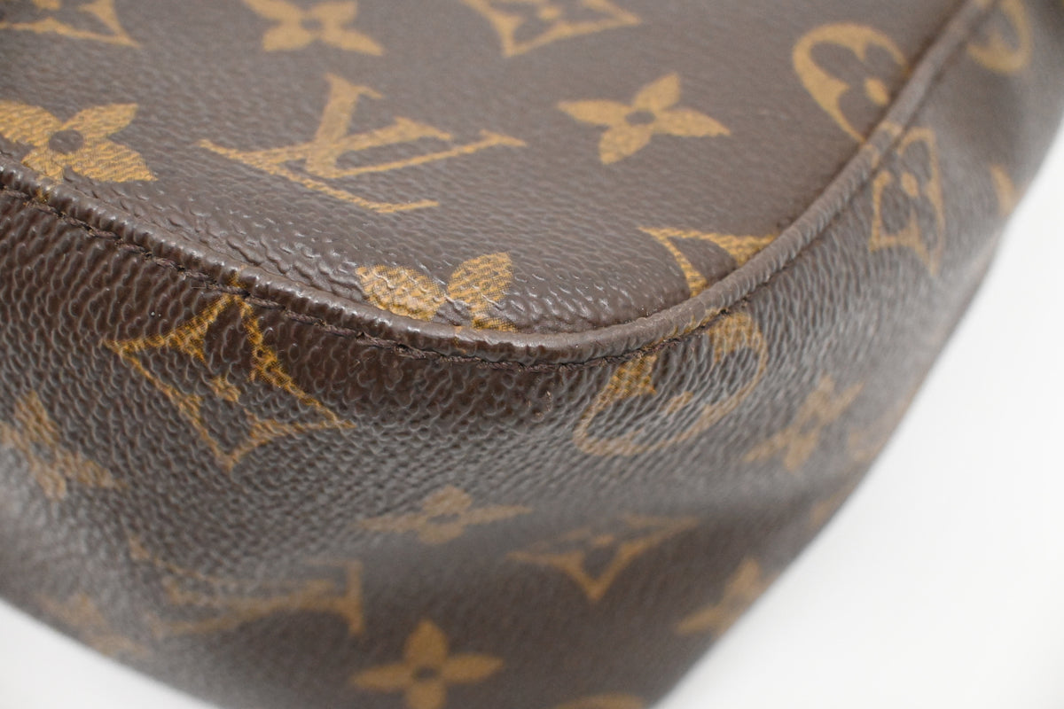 Louis Vuitton Looping MM in Monogram Canvas