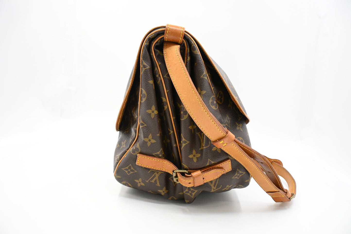 Louis Vuitton Saumur 35 in Monogram Canvas